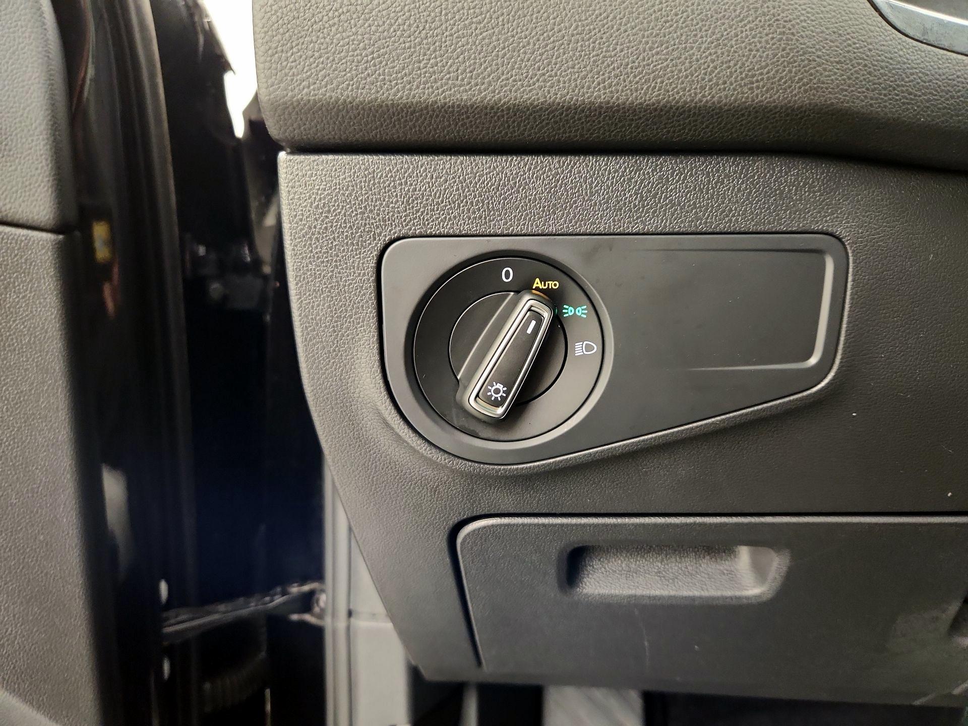 Thumbnail: 2020 Volkswagen Tiguan - 13