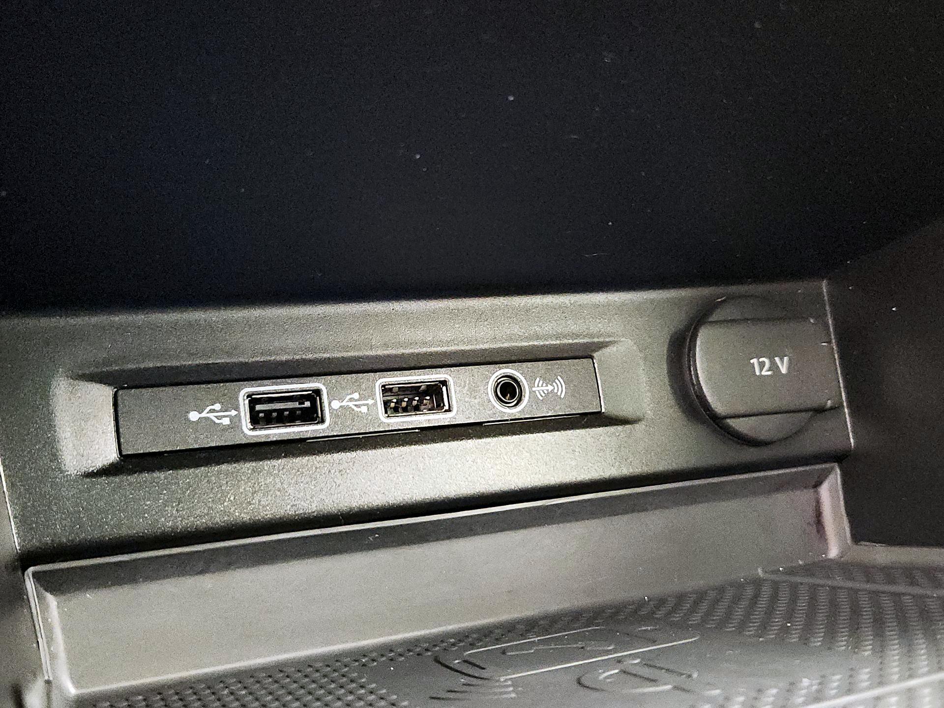 Thumbnail: 2020 Volkswagen Tiguan - 18