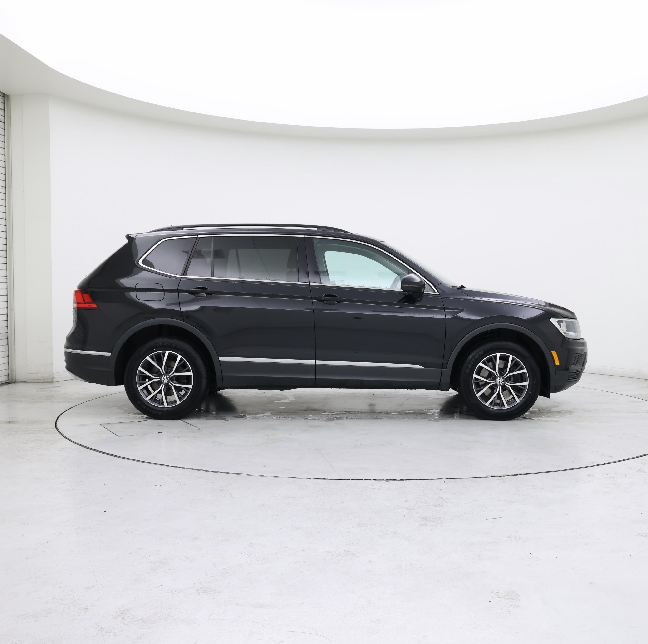 Thumbnail: 2020 Volkswagen Tiguan - 7