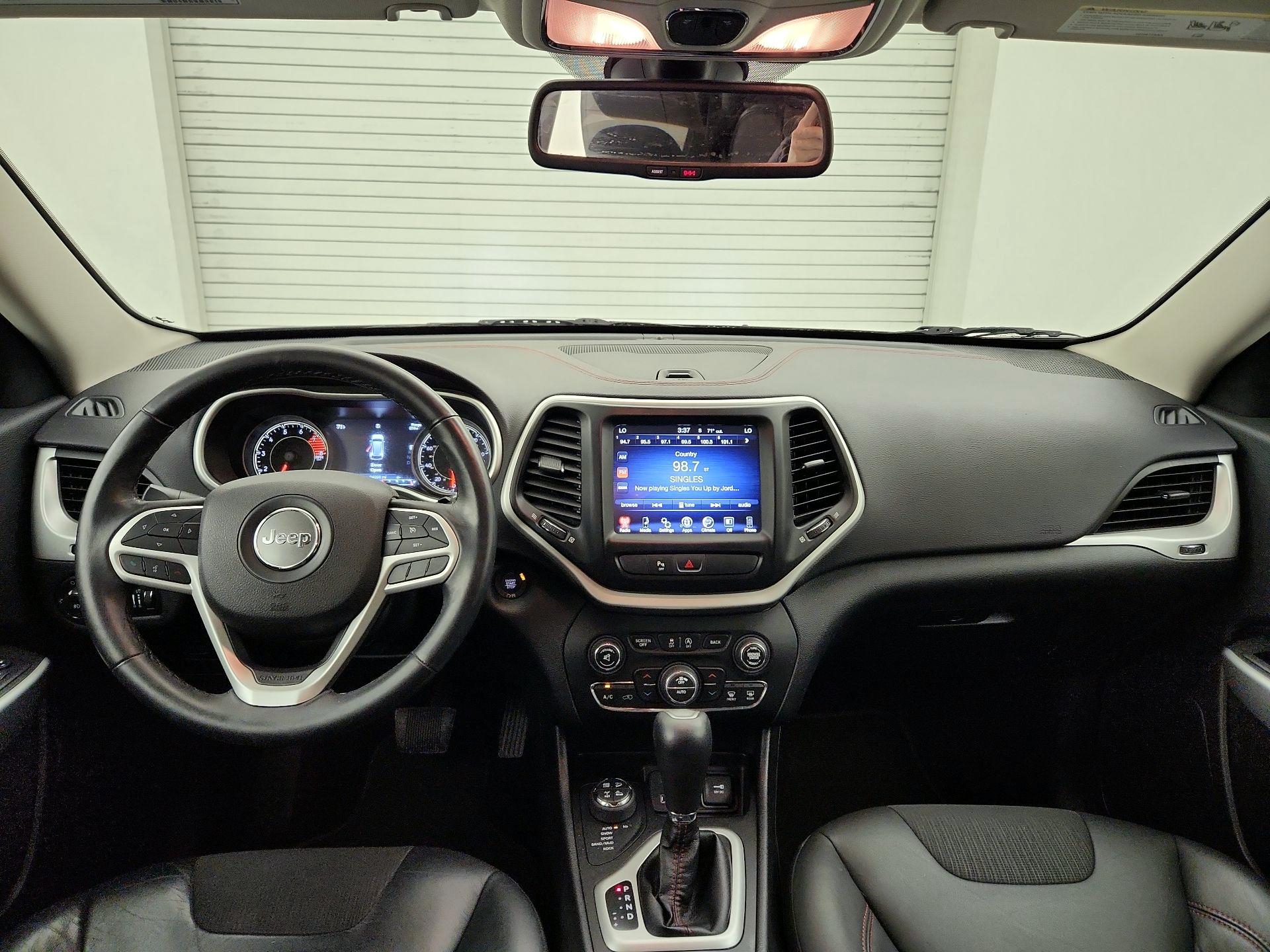 Thumbnail: 2018 Jeep Cherokee - 9