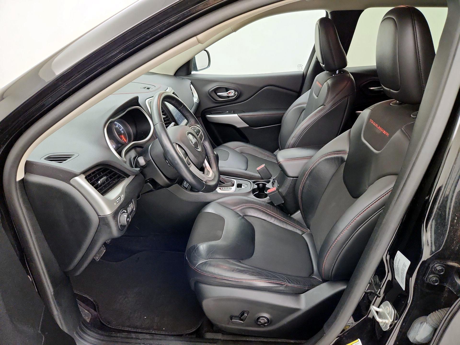 Thumbnail: 2018 Jeep Cherokee - 11