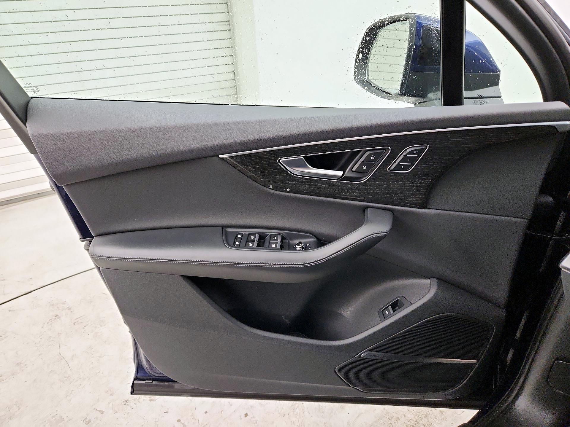 Thumbnail: 2021 Audi Q7 - 12