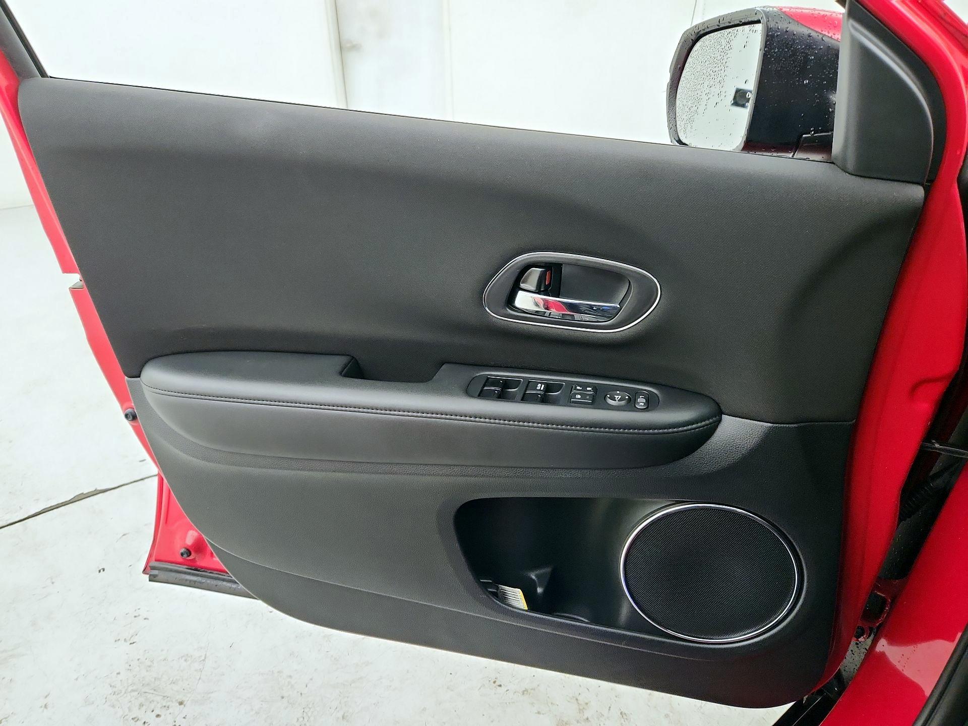 Thumbnail: 2017 Honda HR-V - 12