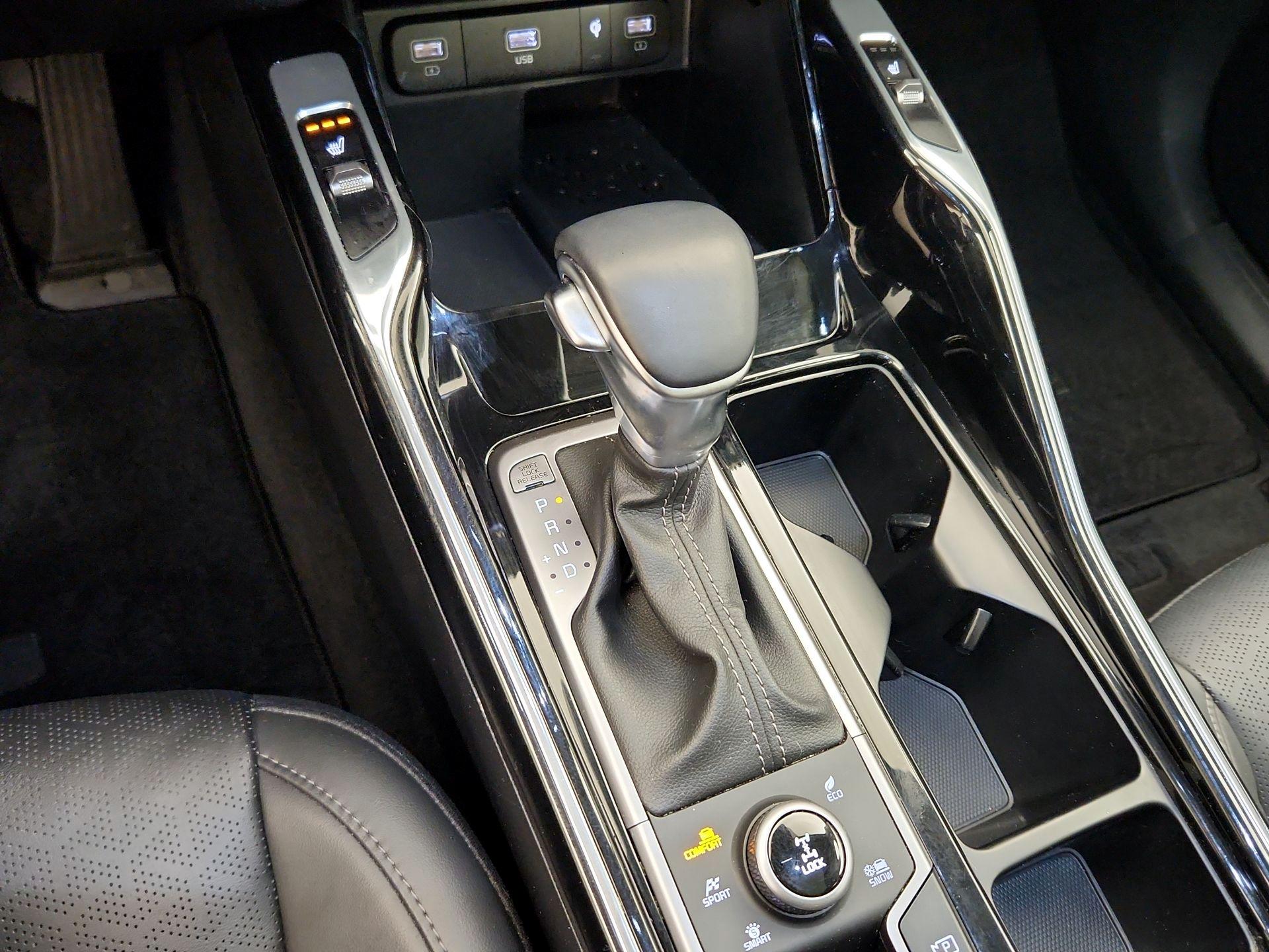 Thumbnail: 2023 Kia Sorento - 18