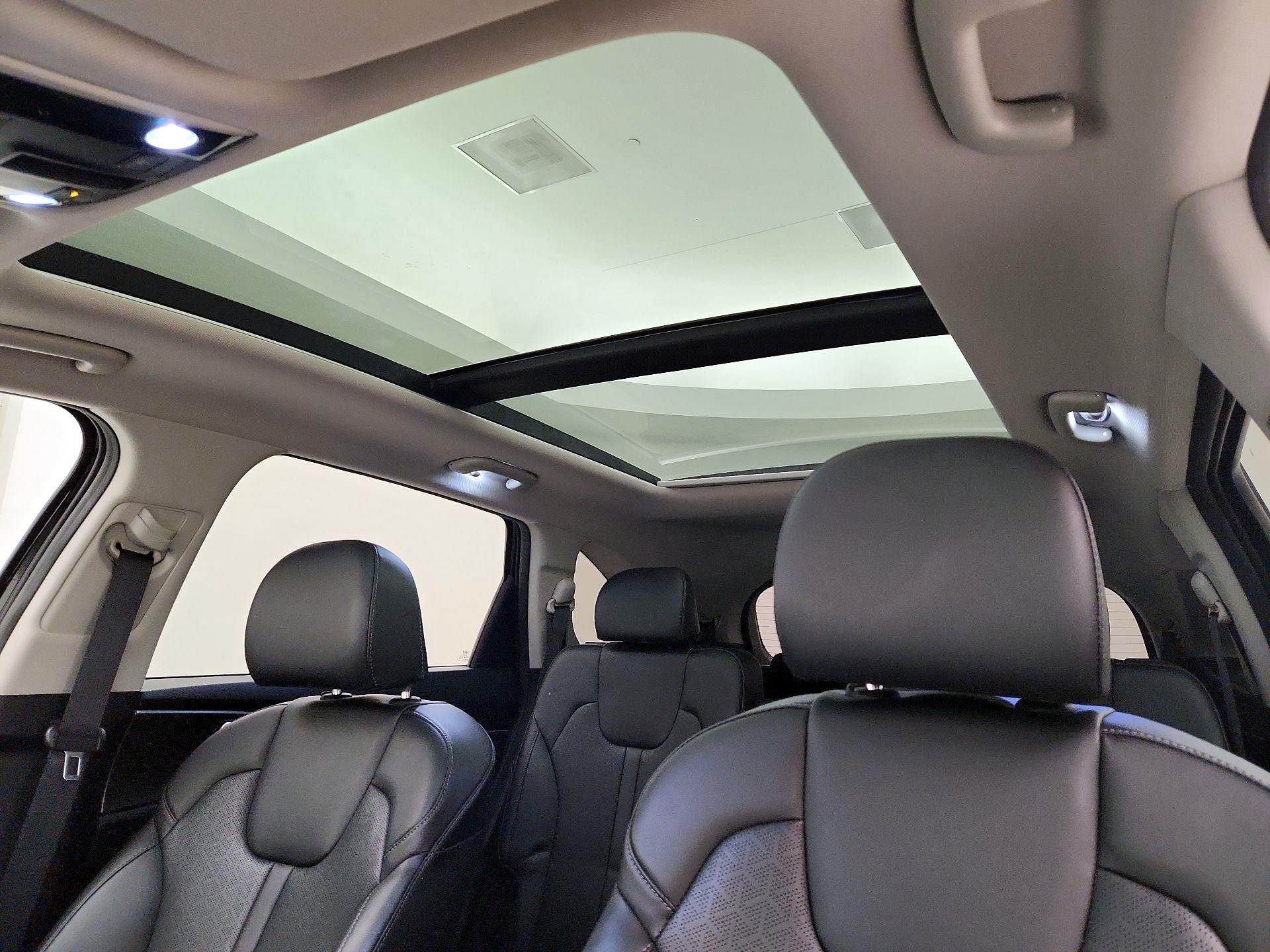 Thumbnail: 2023 Kia Sorento - 20