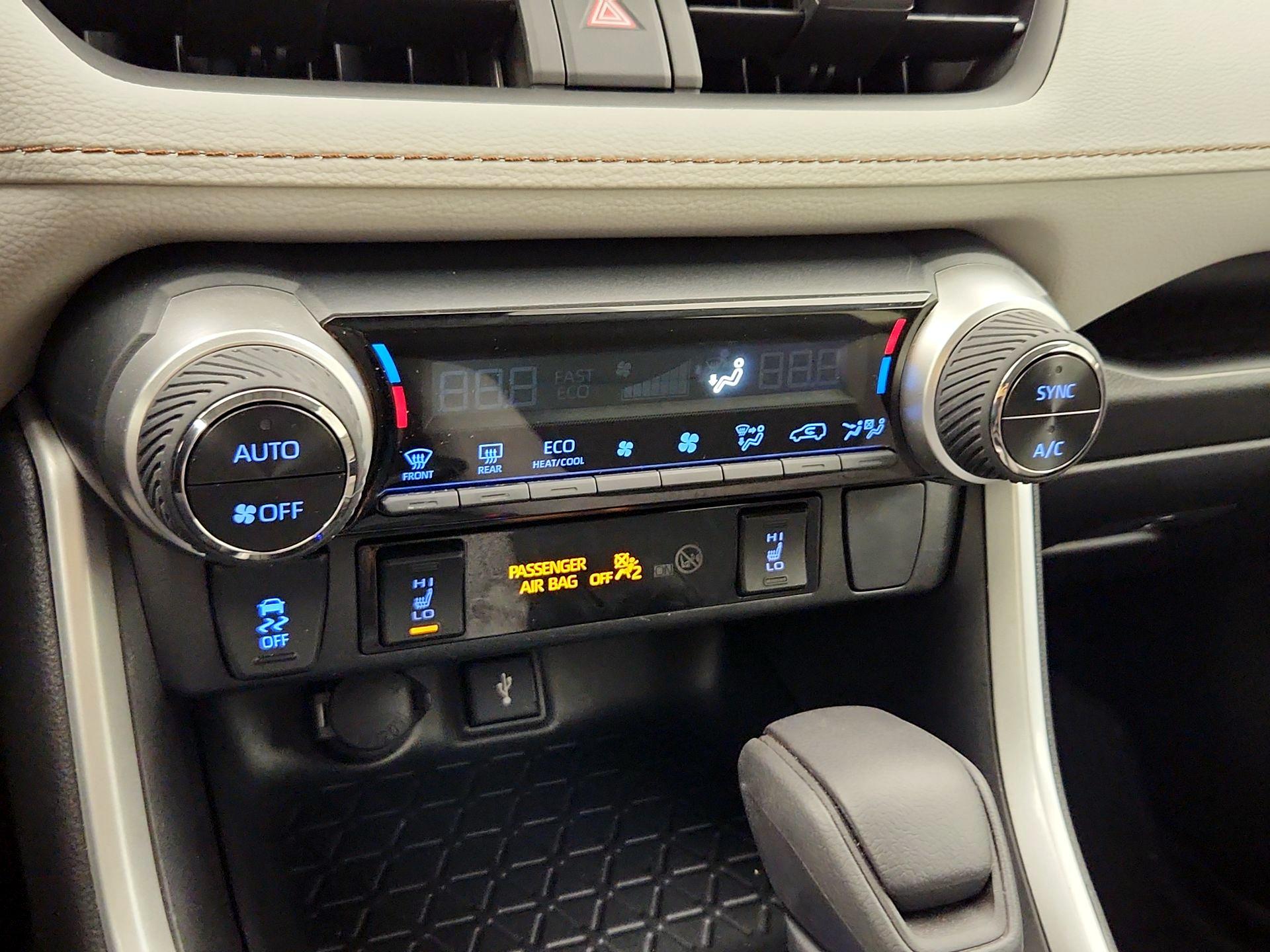 Thumbnail: 2022 Toyota RAV4 - 16