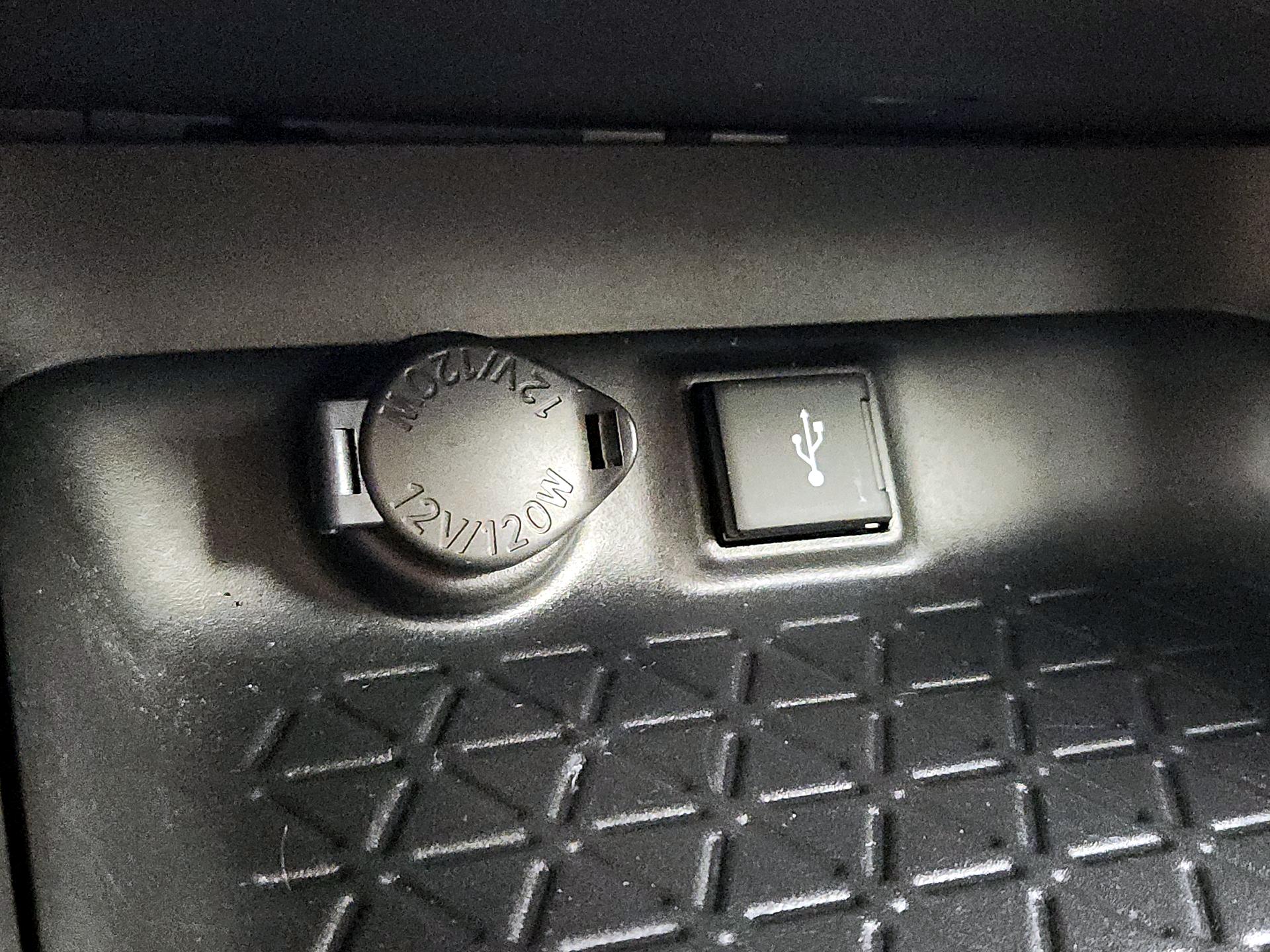 Thumbnail: 2022 Toyota RAV4 - 18