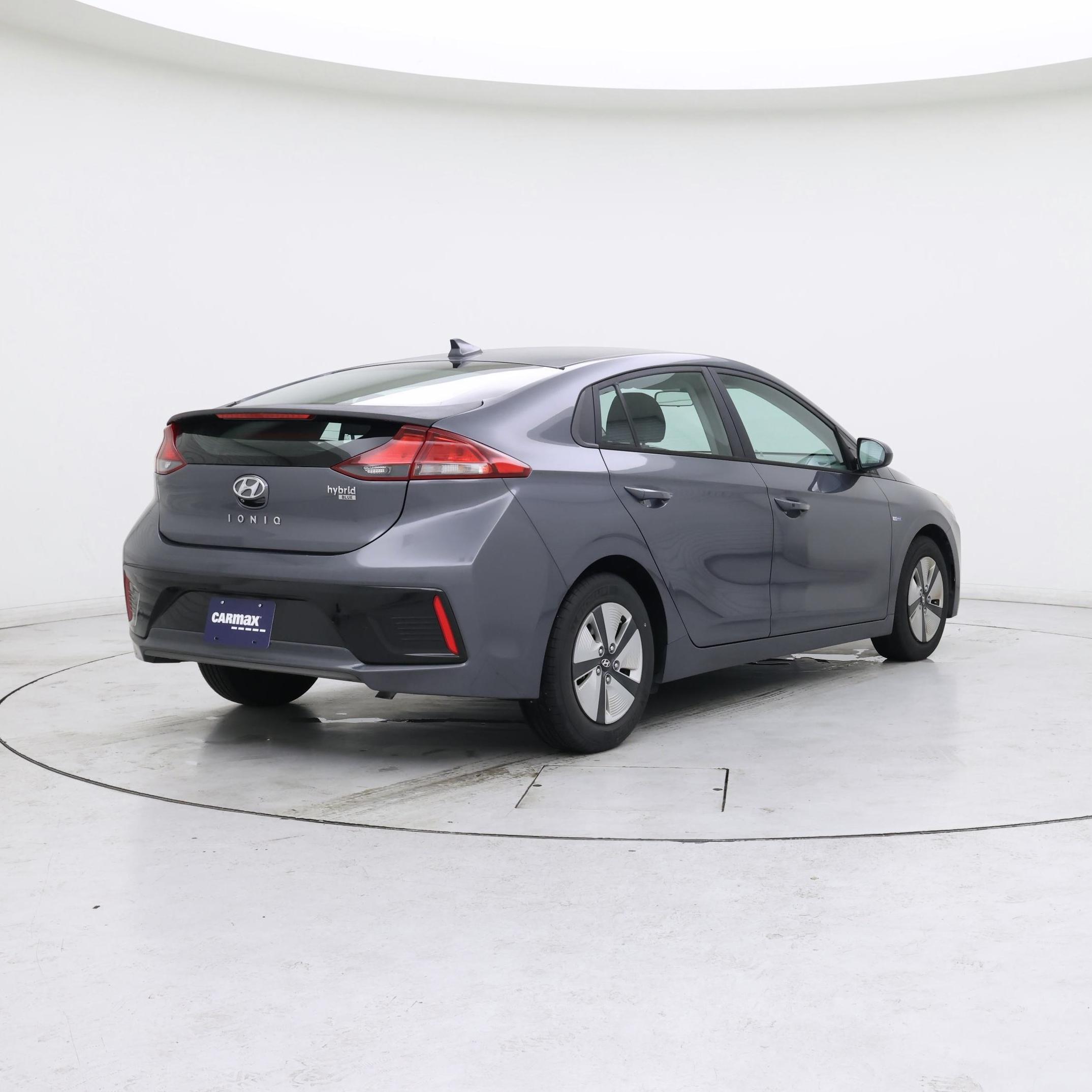 Thumbnail: 2019 Hyundai Ioniq - 8