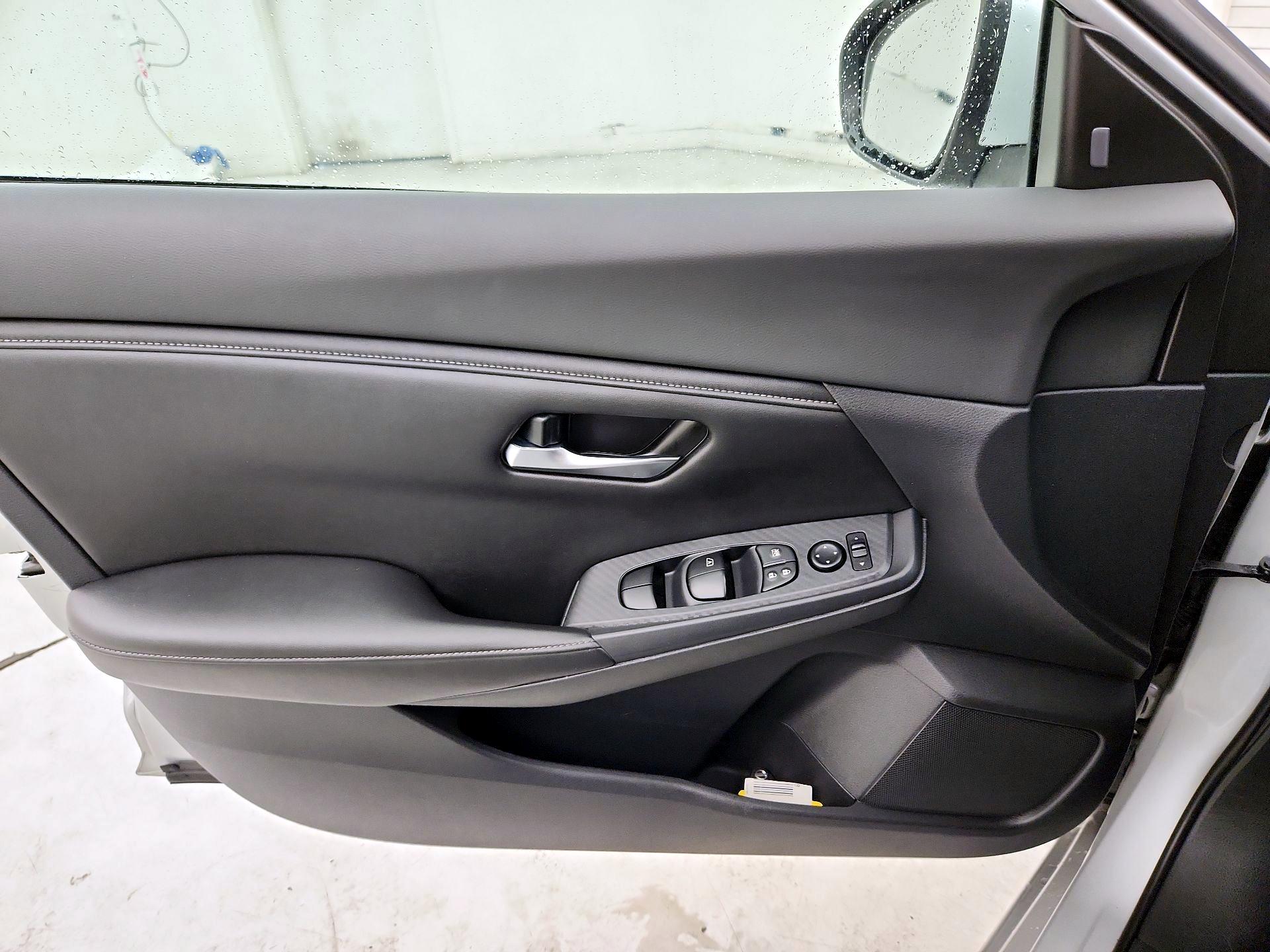 Thumbnail: 2021 Nissan Sentra - 12