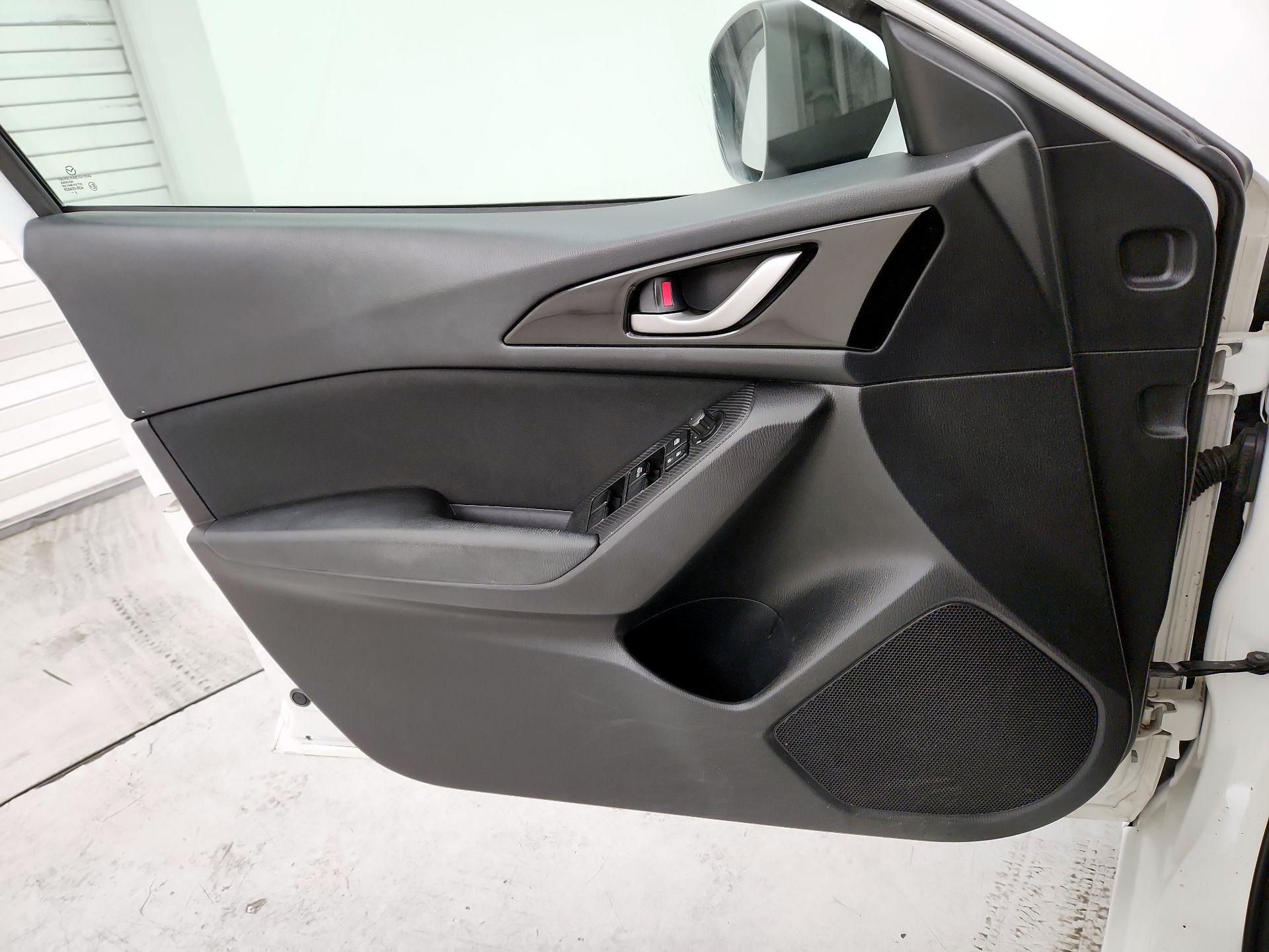 Thumbnail: 2015 Mazda Mazda3 - 12