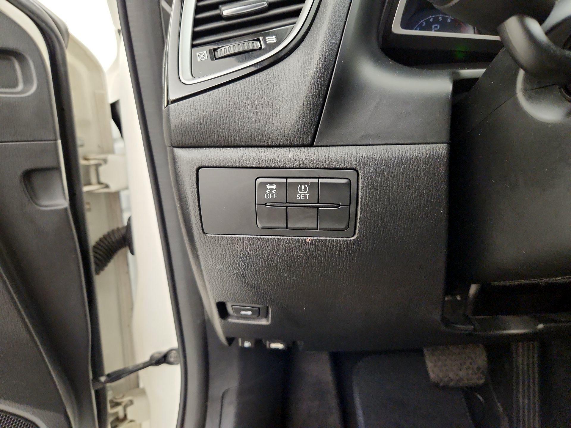 Thumbnail: 2015 Mazda Mazda3 - 13