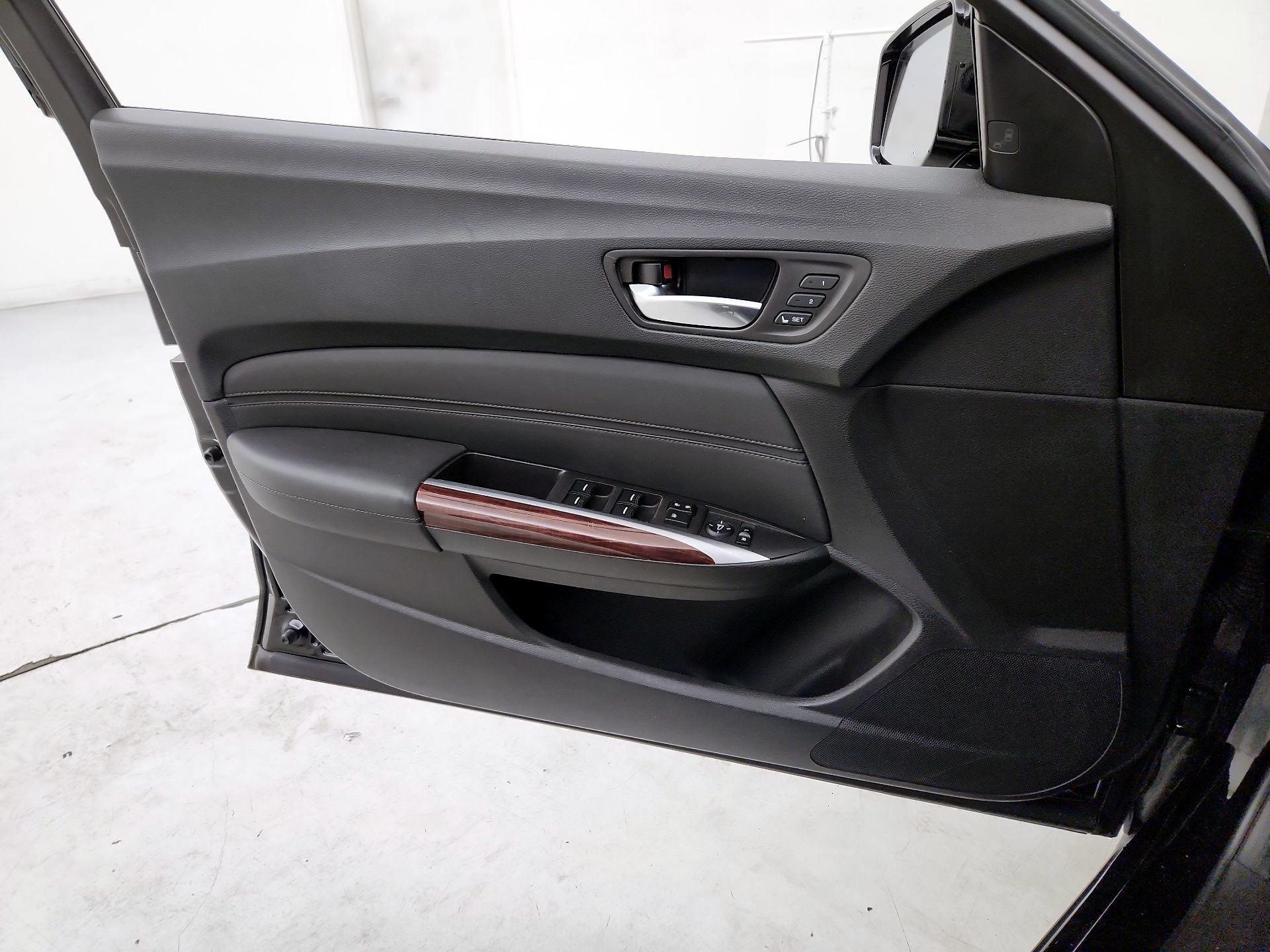 Thumbnail: 2017 Acura TLX - 12