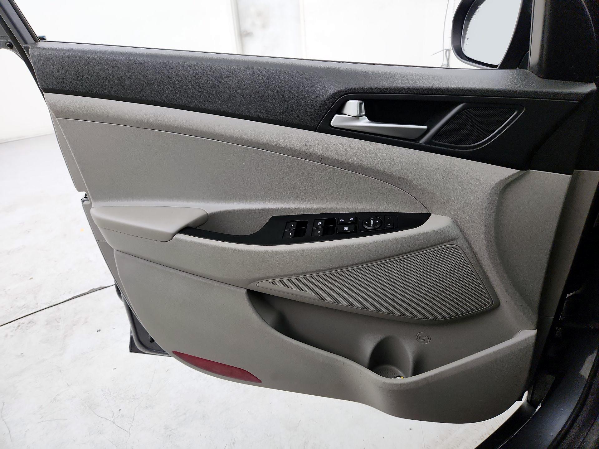 Thumbnail: 2019 Hyundai Tucson - 12