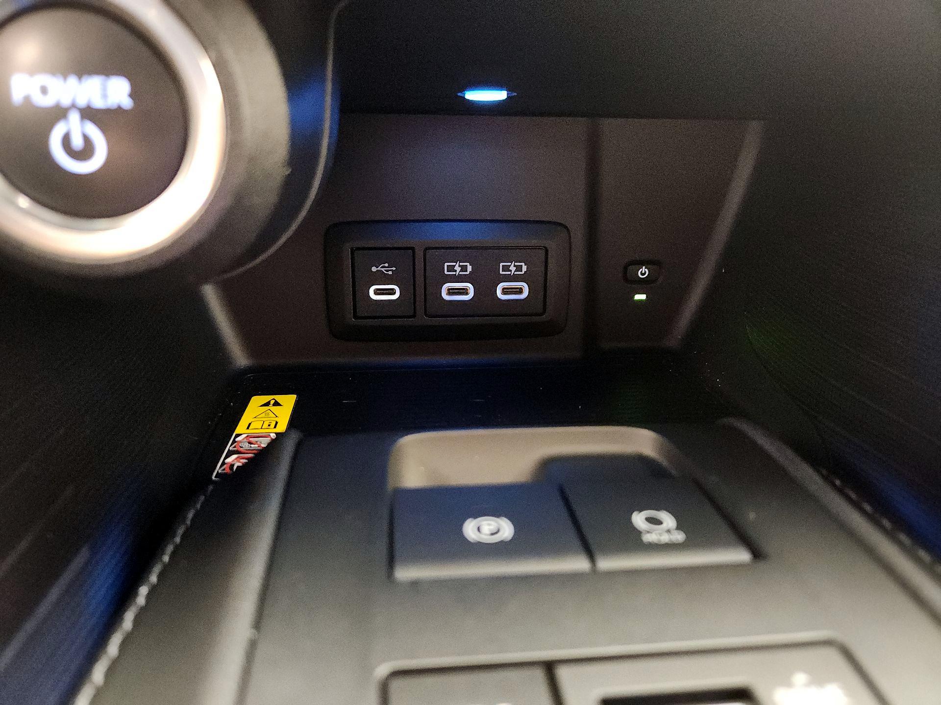 Thumbnail: 2024 Toyota Venza - 18