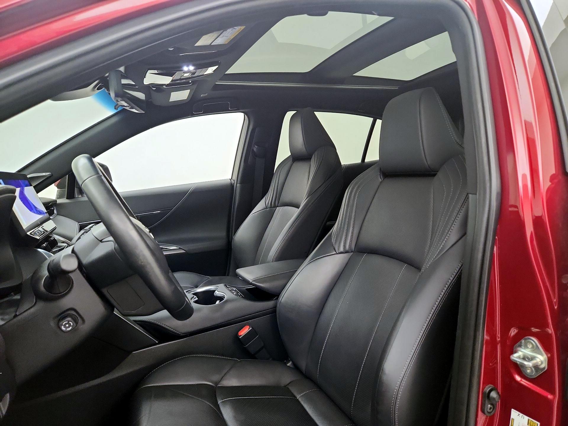 Thumbnail: 2024 Toyota Venza - 19