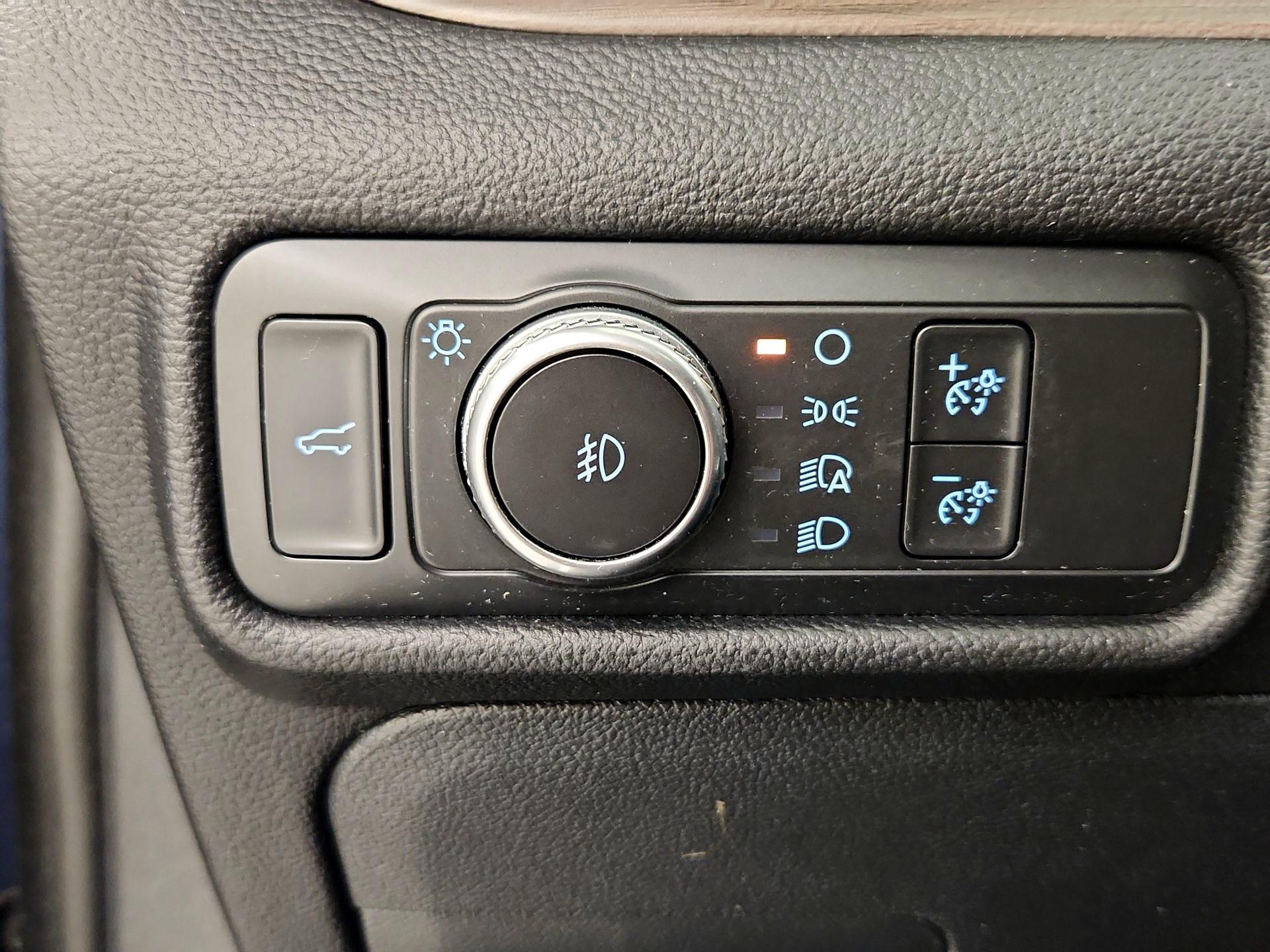 Thumbnail: 2020 Ford Explorer - 13