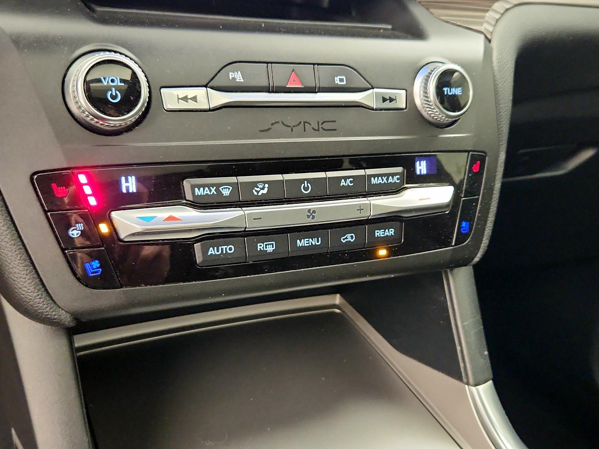 Thumbnail: 2020 Ford Explorer - 17