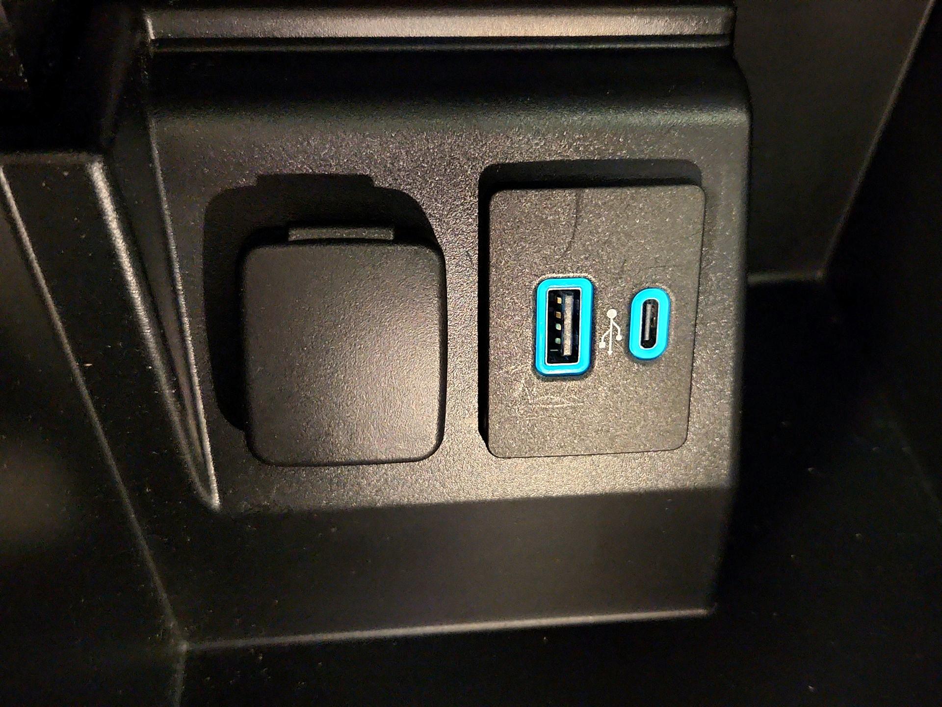 Thumbnail: 2020 Ford Explorer - 19