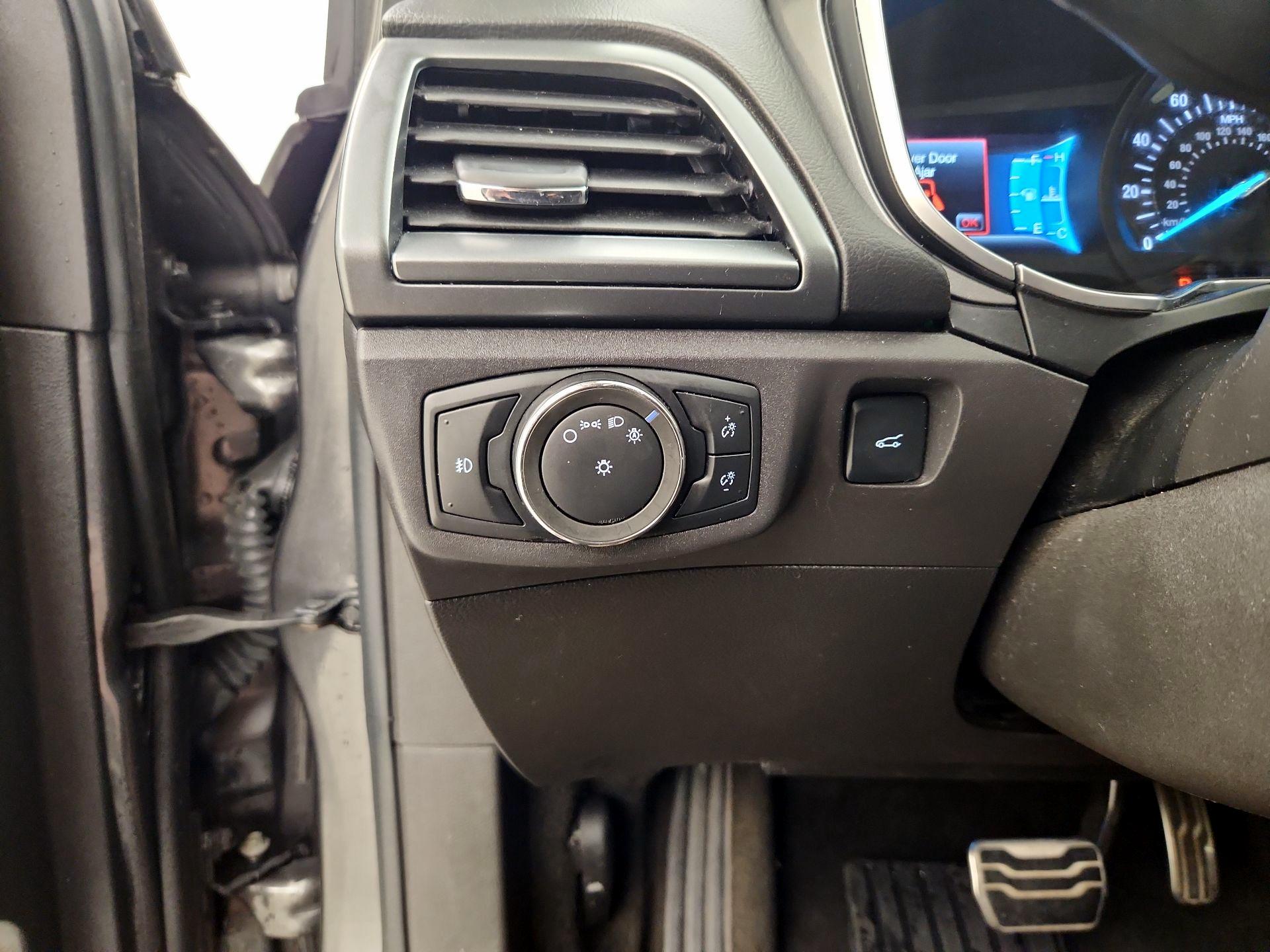 Thumbnail: 2015 Ford Fusion - 13