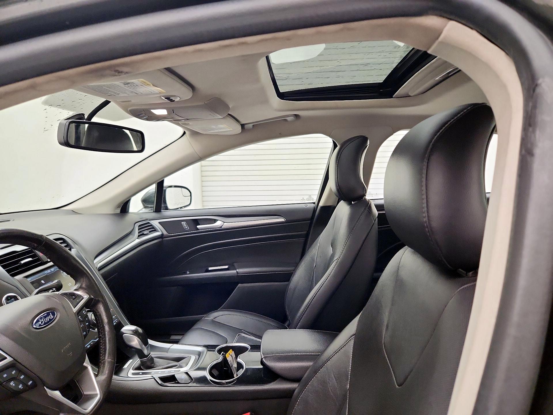 Thumbnail: 2015 Ford Fusion - 19