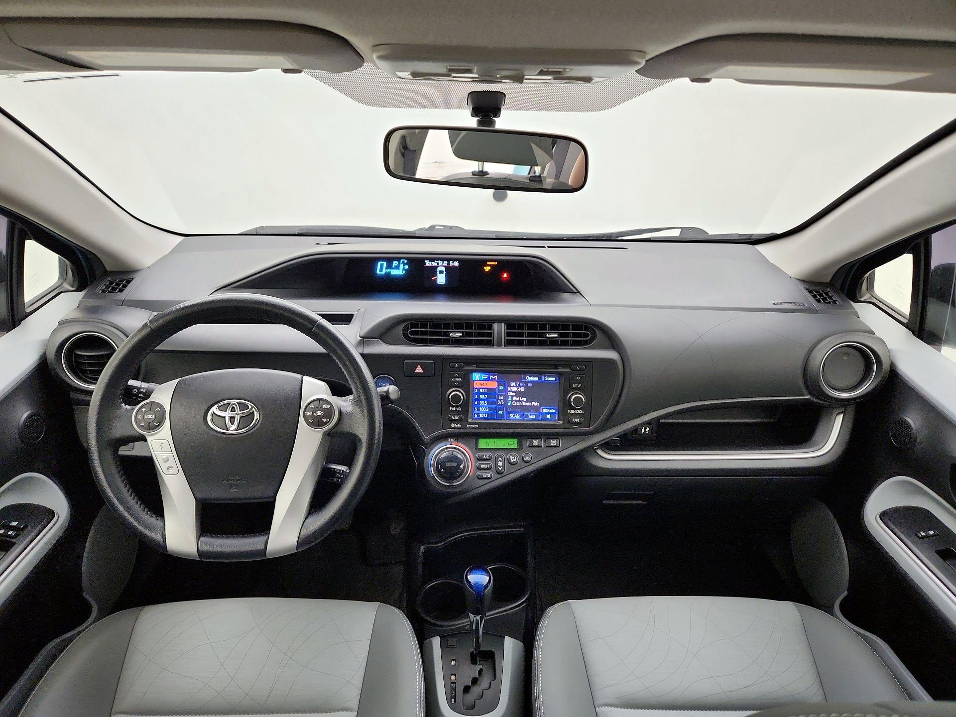 Thumbnail: 2014 Toyota Prius c - 9