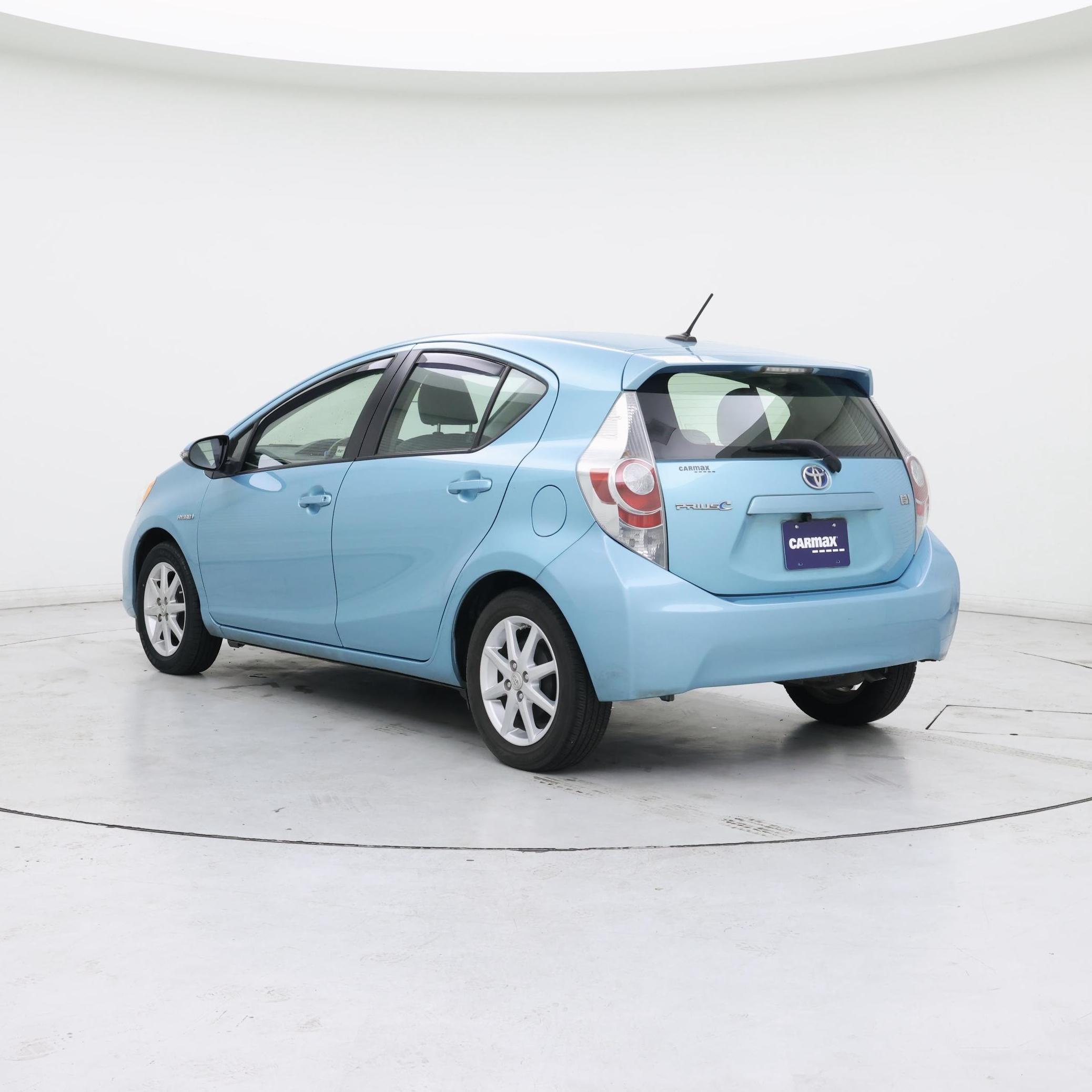 Thumbnail: 2014 Toyota Prius c - 2