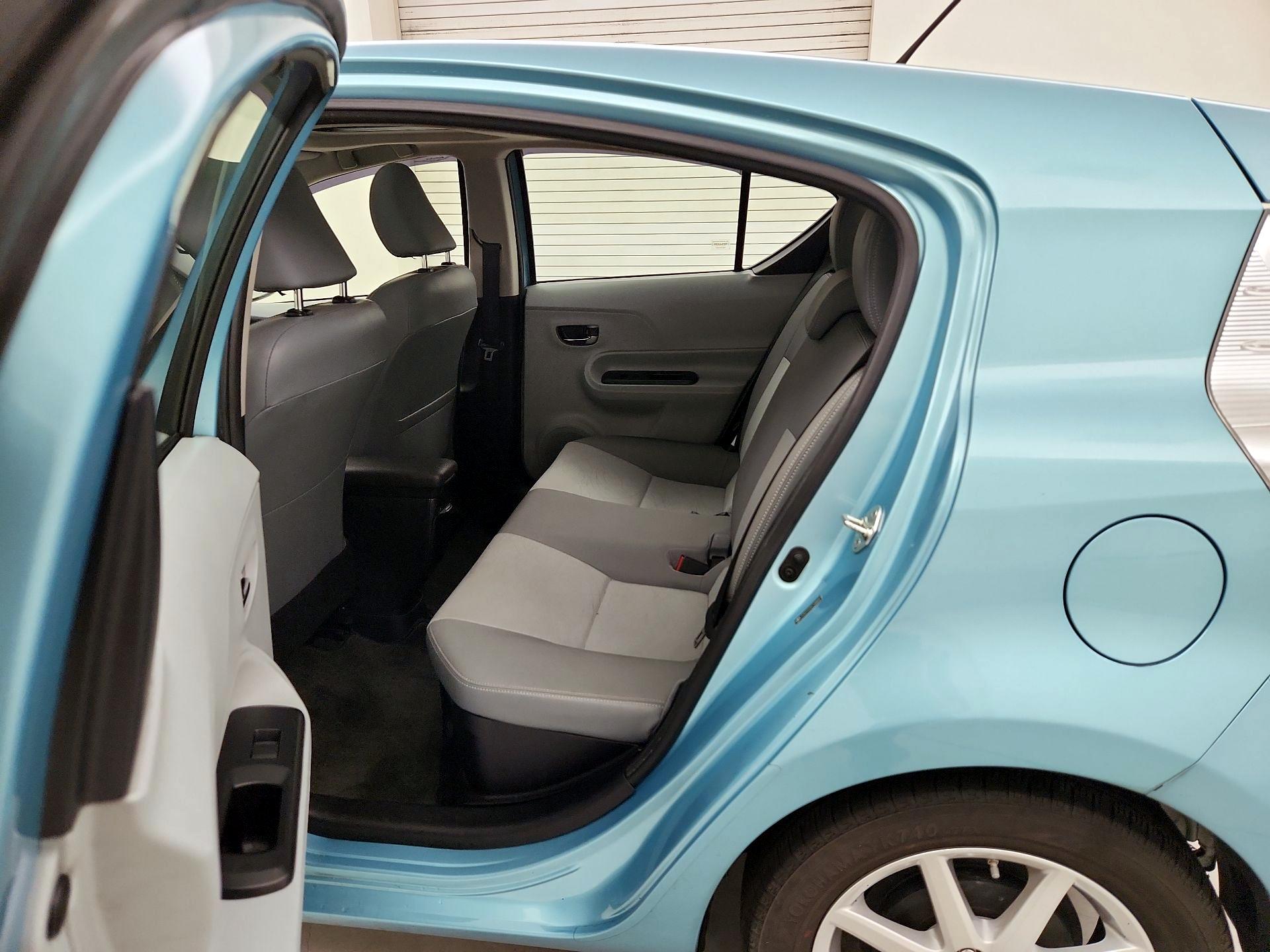 Thumbnail: 2014 Toyota Prius c - 19