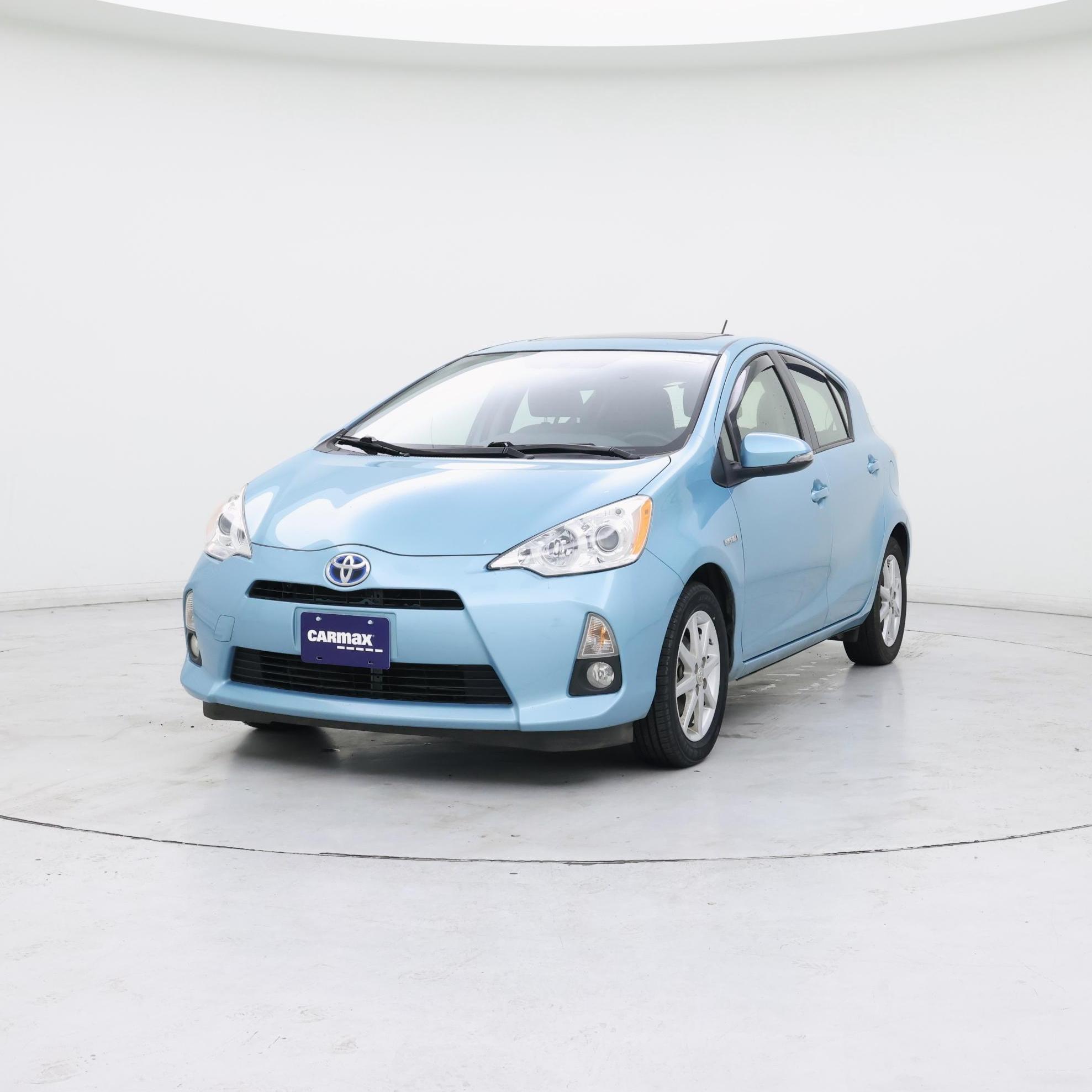 Thumbnail: 2014 Toyota Prius c - 4