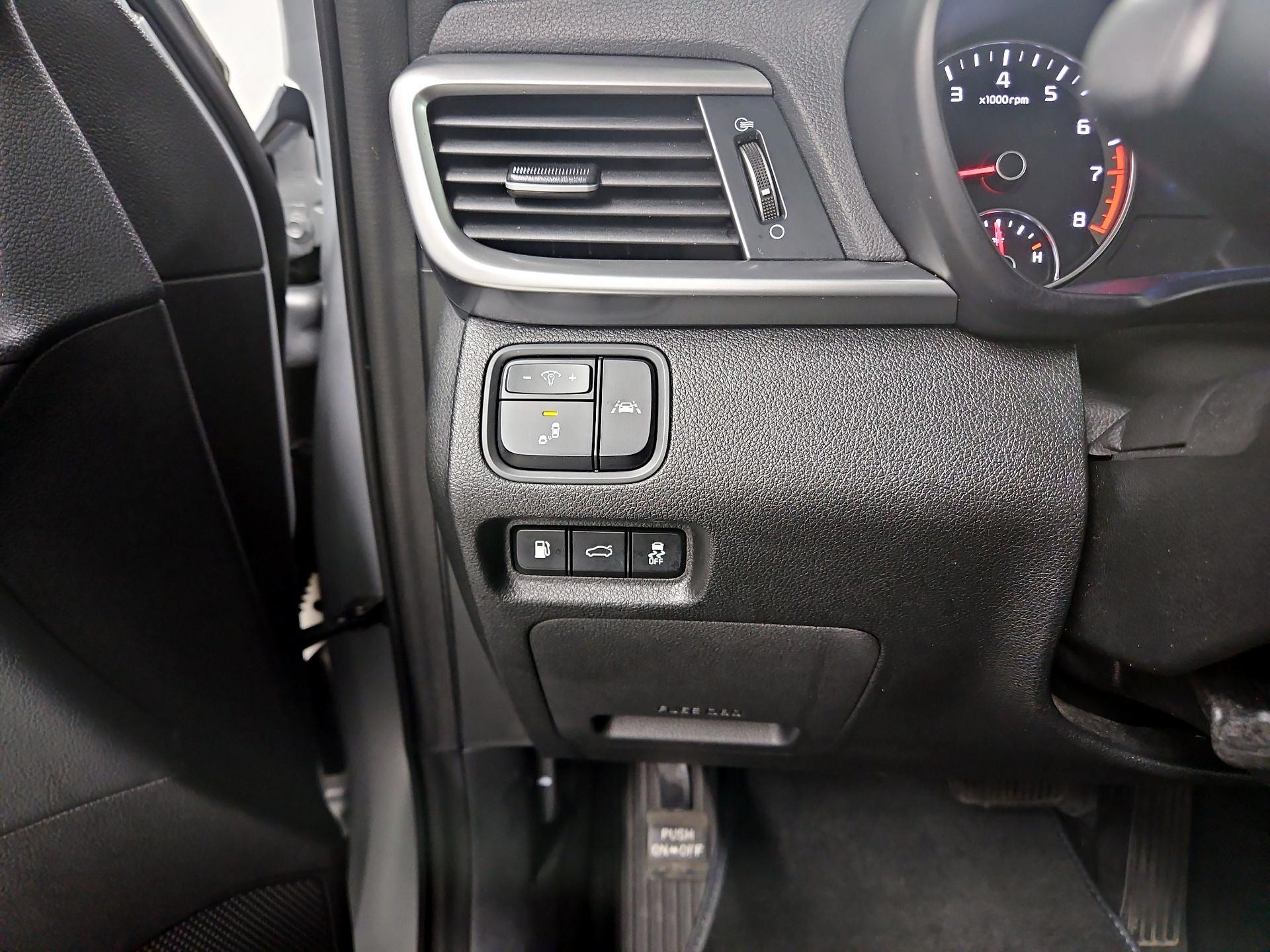 Thumbnail: 2019 Kia Optima - 13