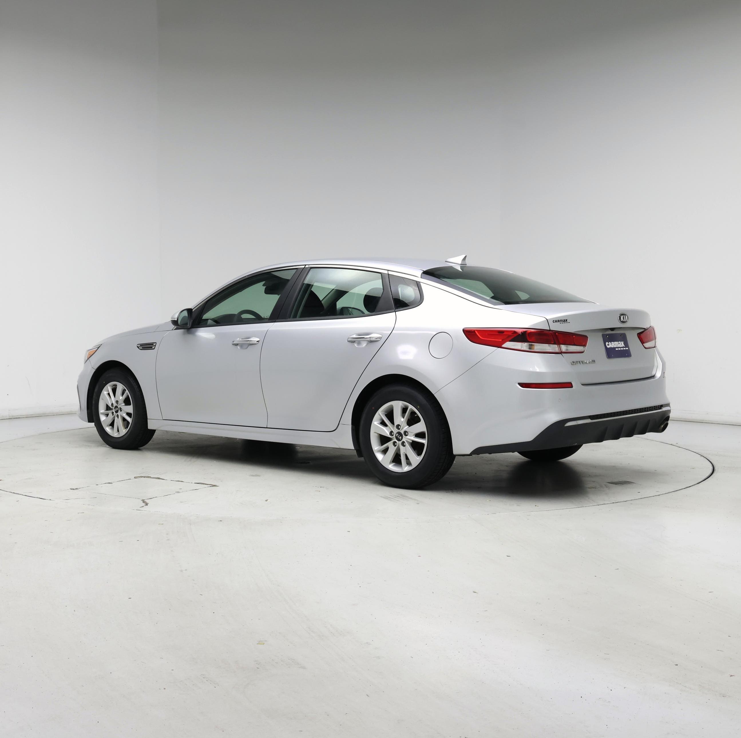 Thumbnail: 2019 Kia Optima - 2