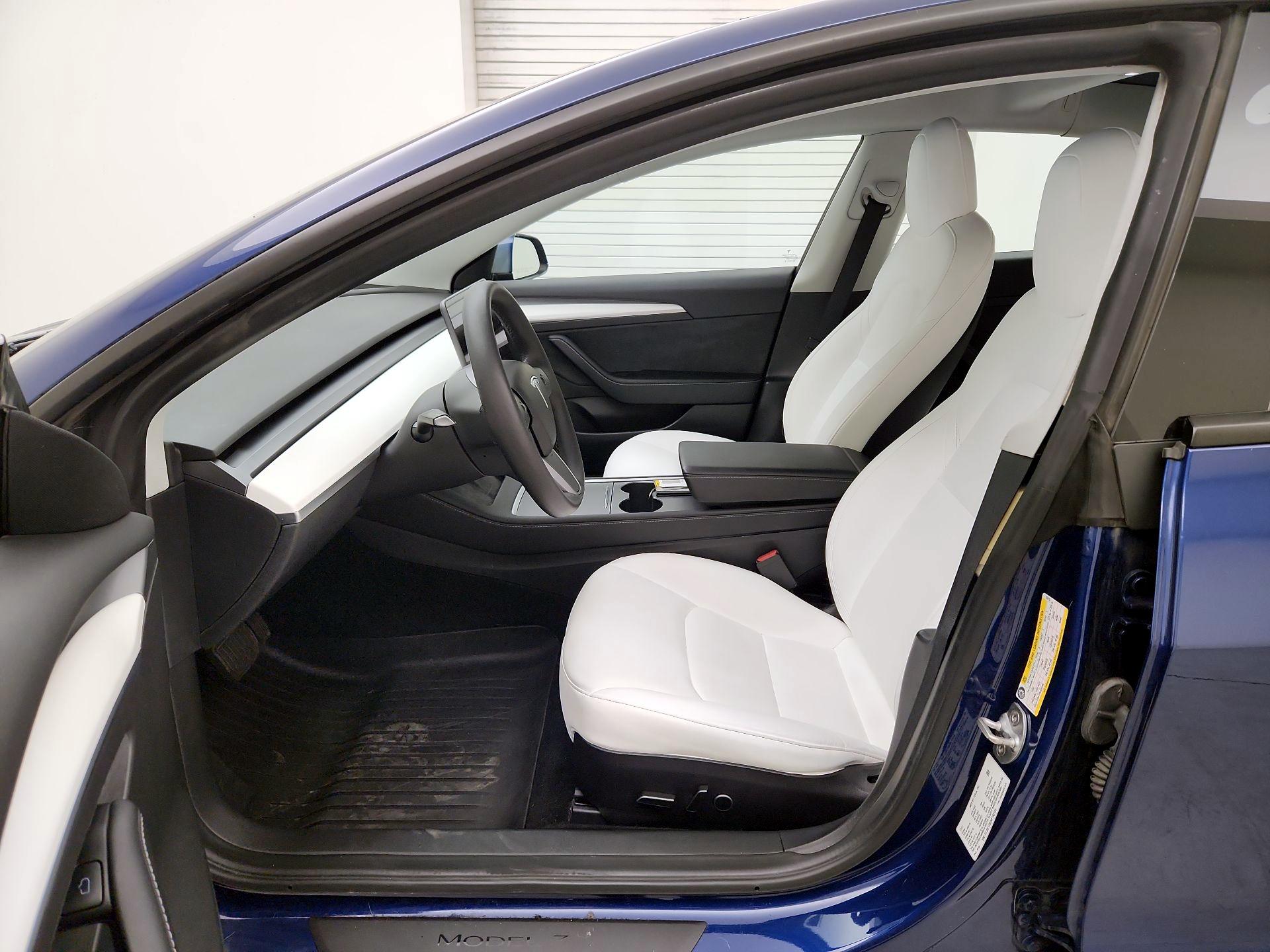 Thumbnail: 2022 Tesla Model 3 - 11