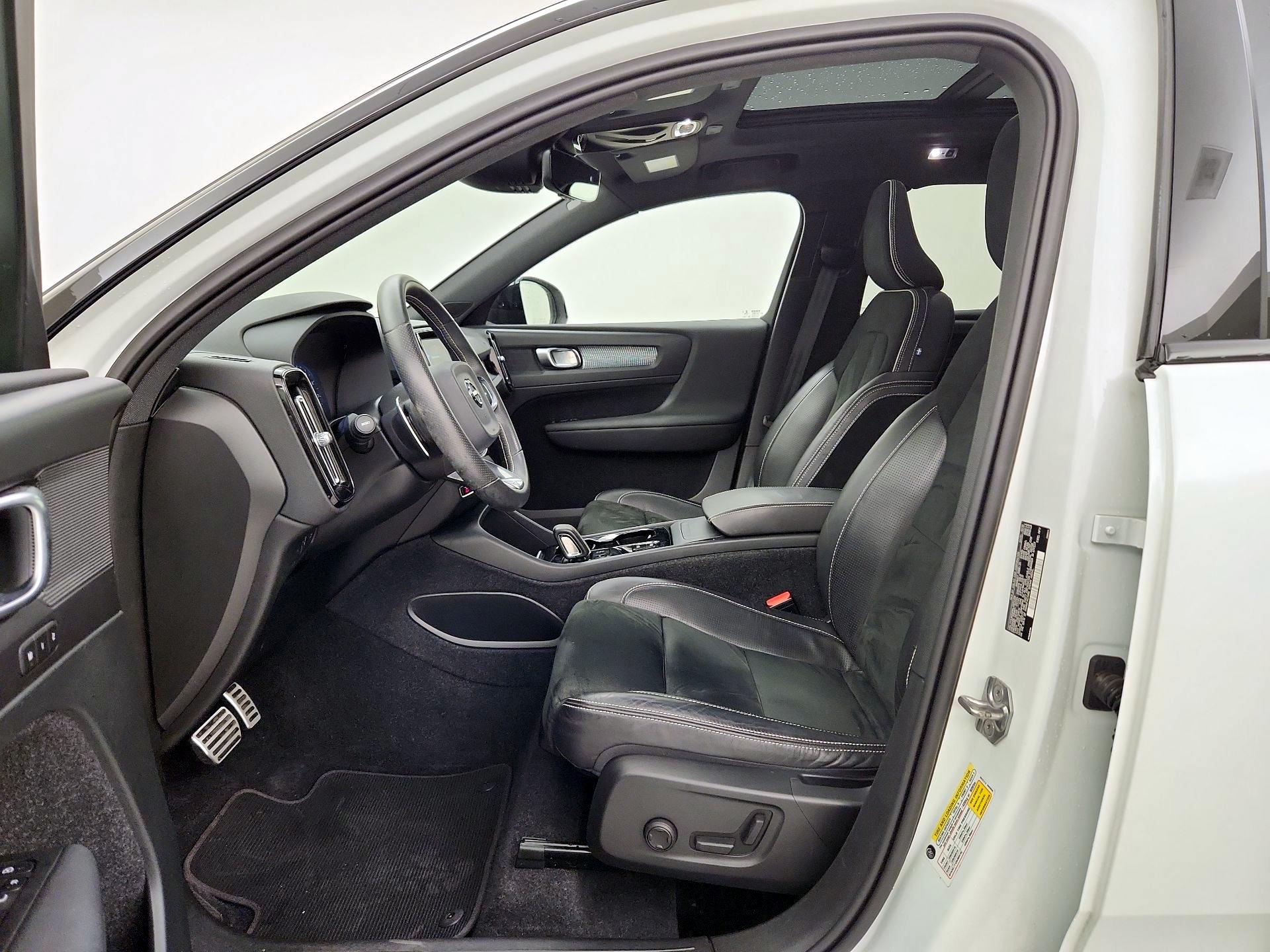 Thumbnail: 2020 Volvo XC40 - 11