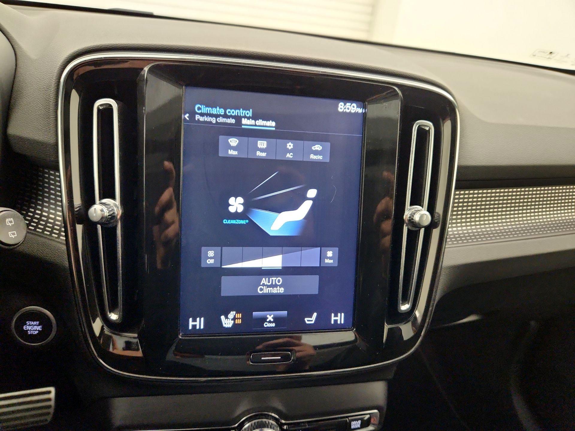 Thumbnail: 2020 Volvo XC40 - 16