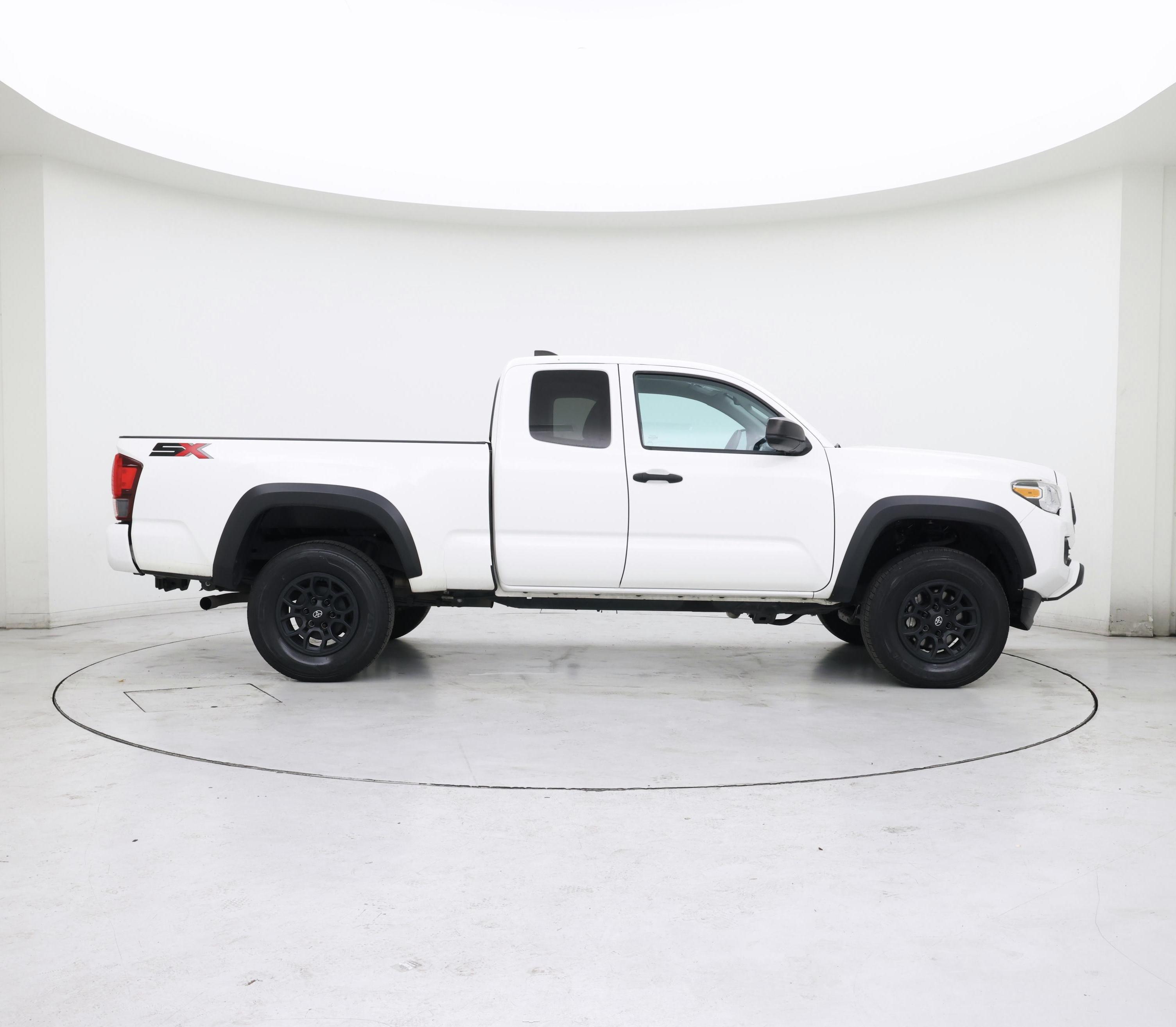 Thumbnail: 2020 Toyota Tacoma - 7