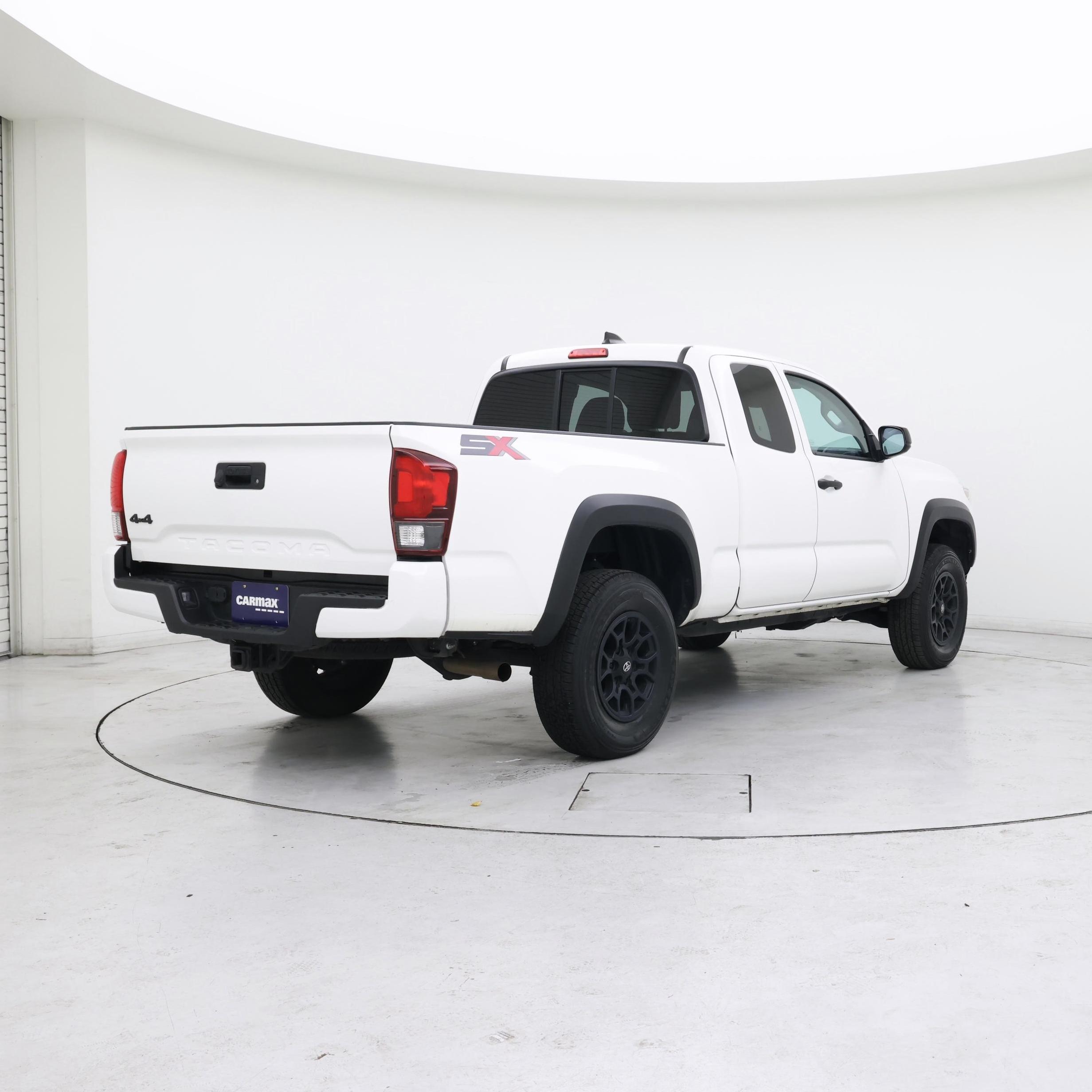 Thumbnail: 2020 Toyota Tacoma - 8