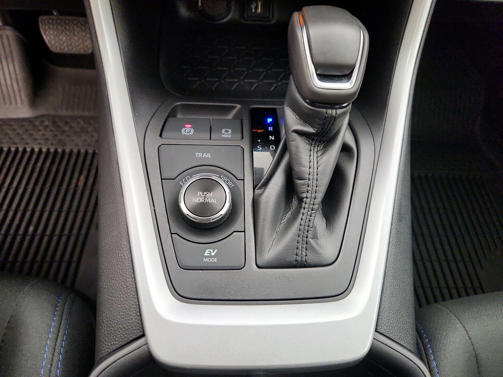 Thumbnail: 2024 Toyota RAV4 - 17