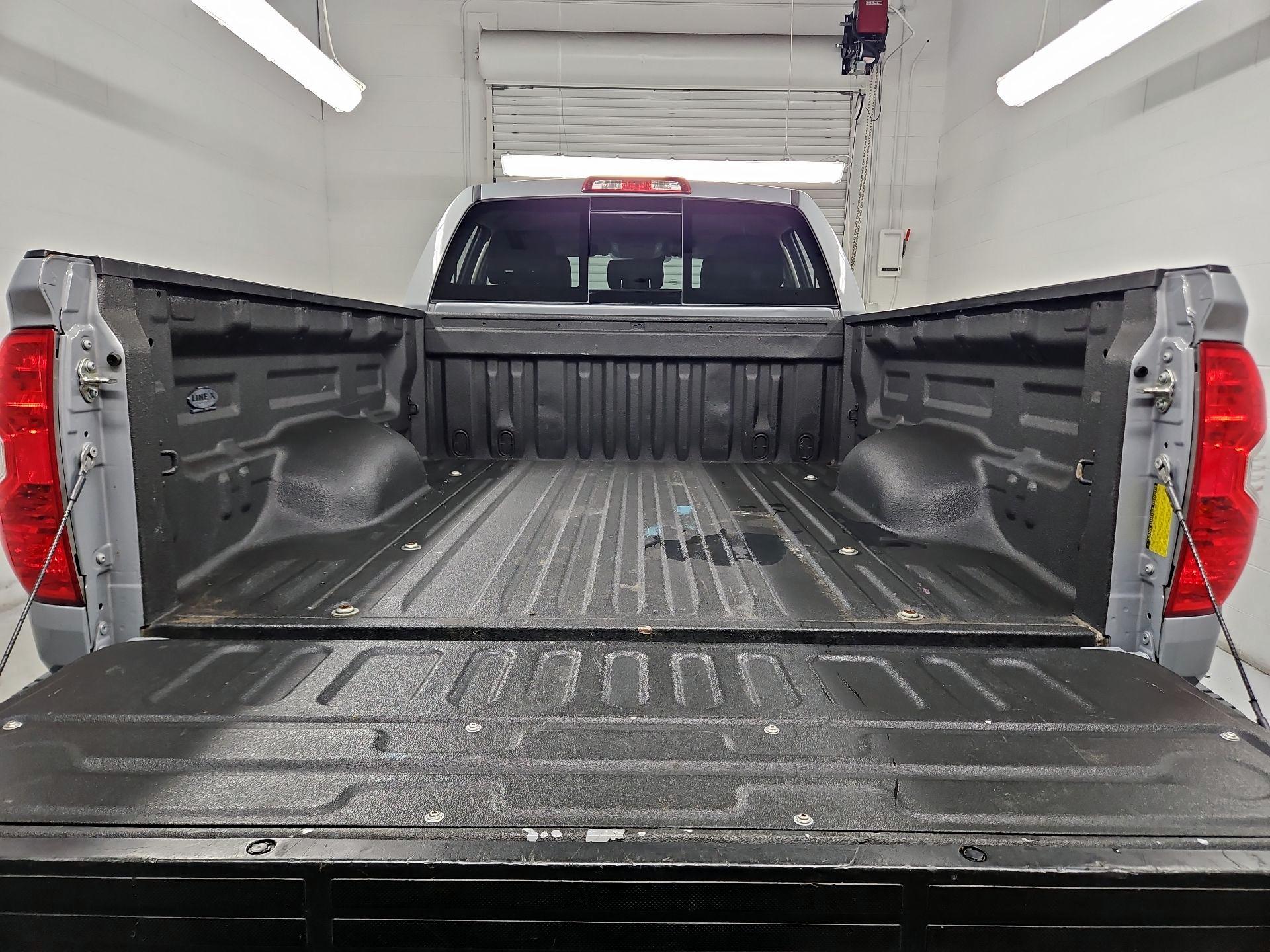 Thumbnail: 2018 Toyota Tundra - 20