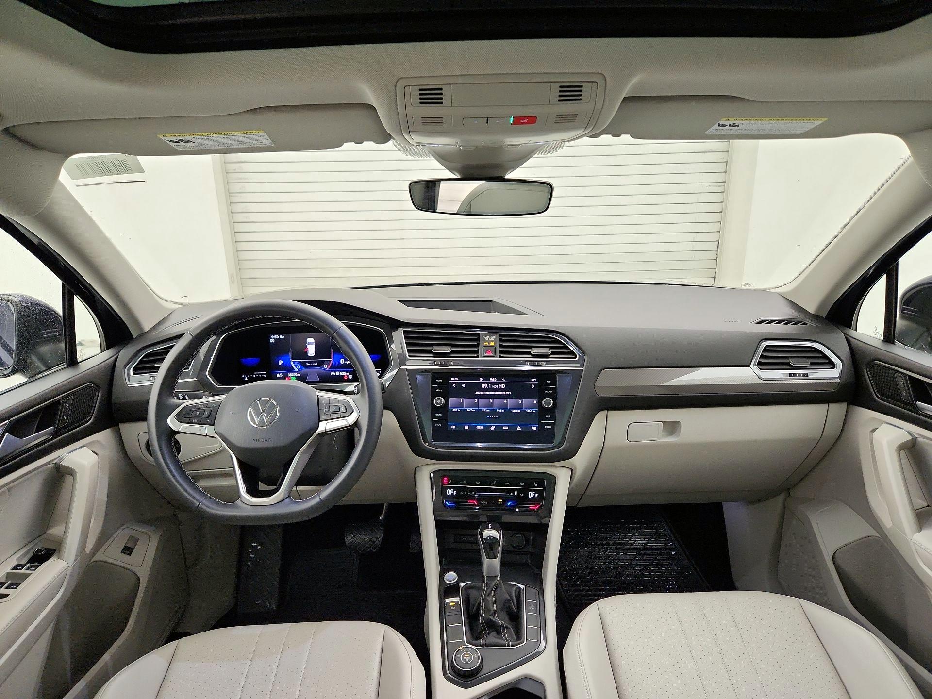 Thumbnail: 2022 Volkswagen Tiguan - 9