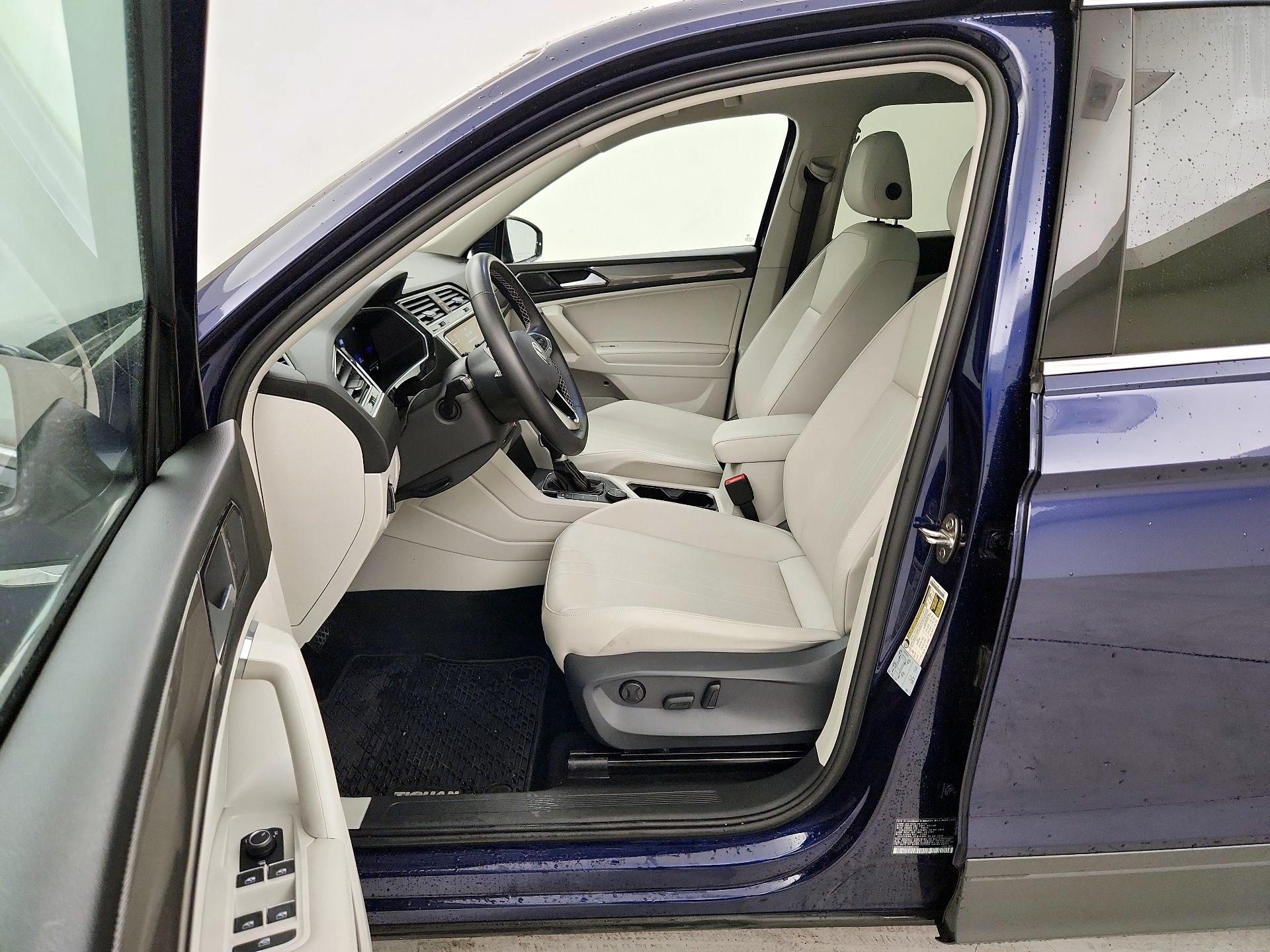 Thumbnail: 2022 Volkswagen Tiguan - 11