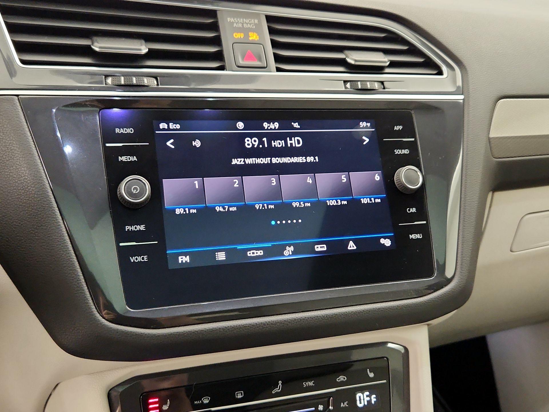 Thumbnail: 2022 Volkswagen Tiguan - 15