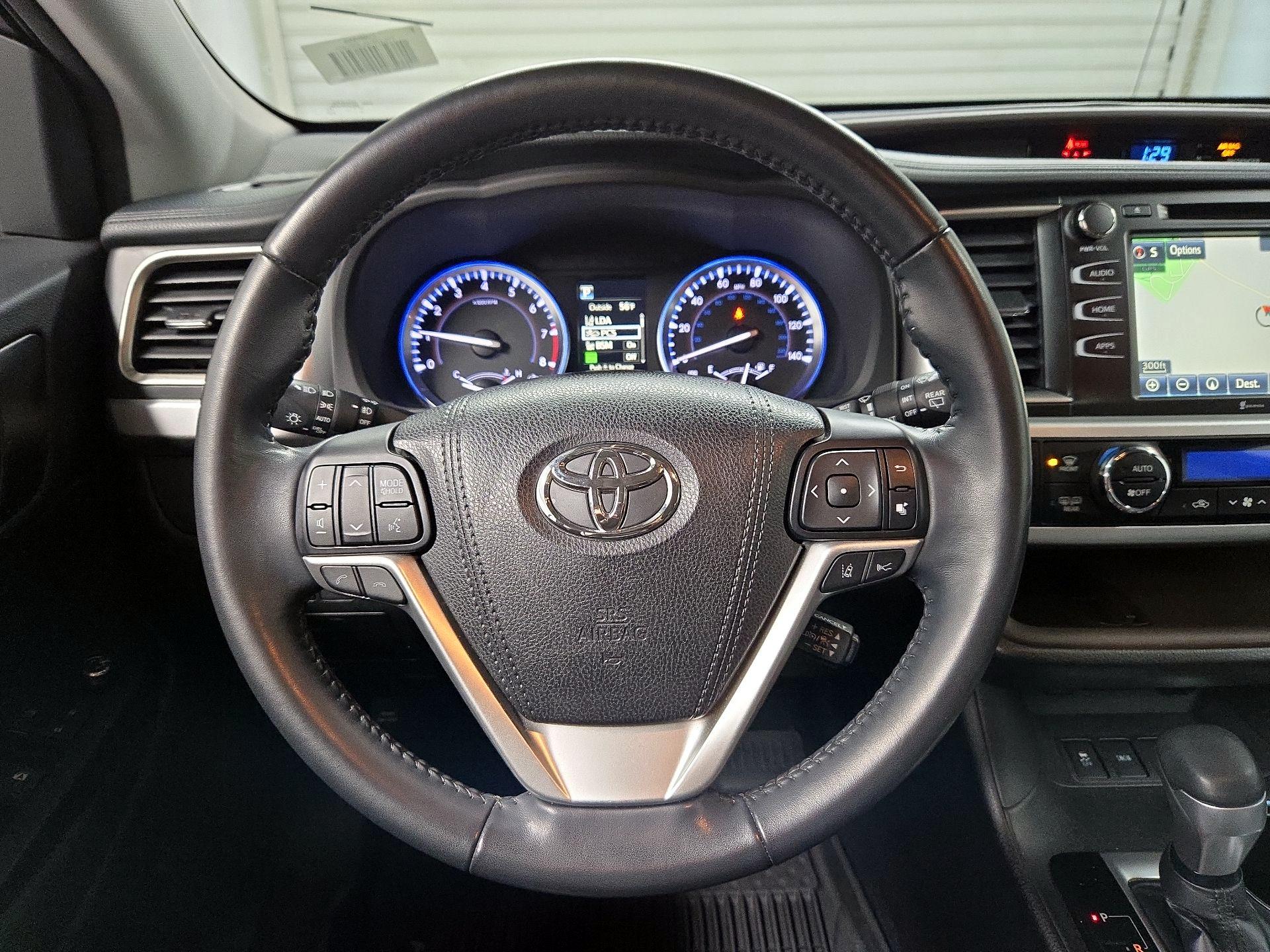 Thumbnail: 2018 Toyota Highlander - 10