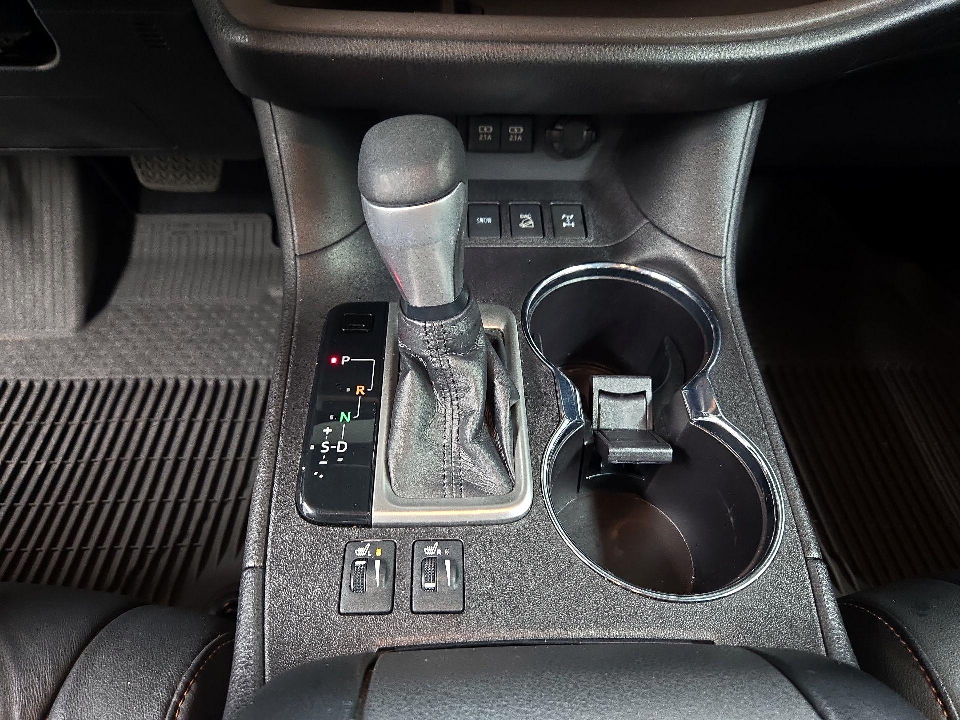 Thumbnail: 2018 Toyota Highlander - 18