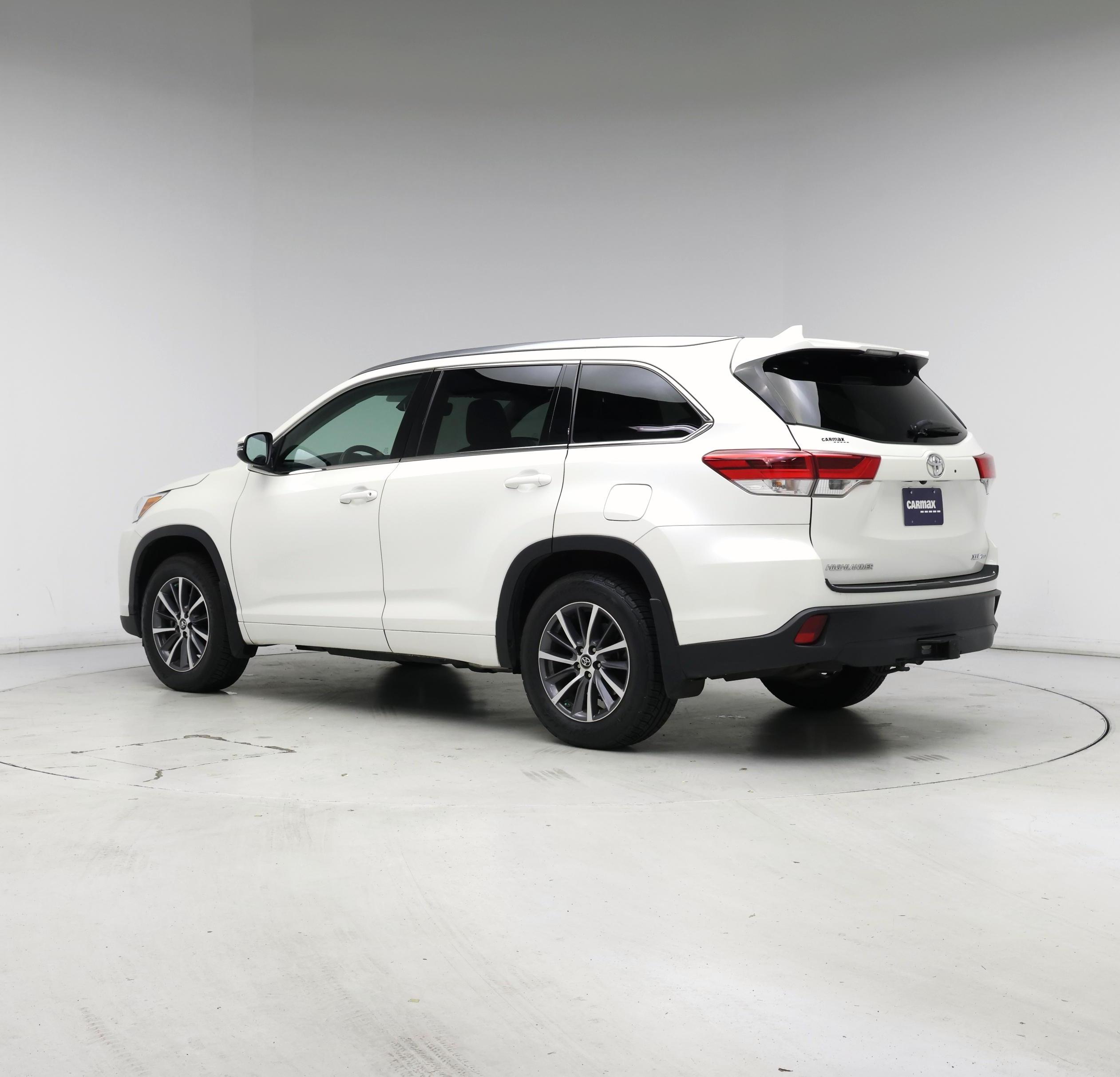 Thumbnail: 2018 Toyota Highlander - 2