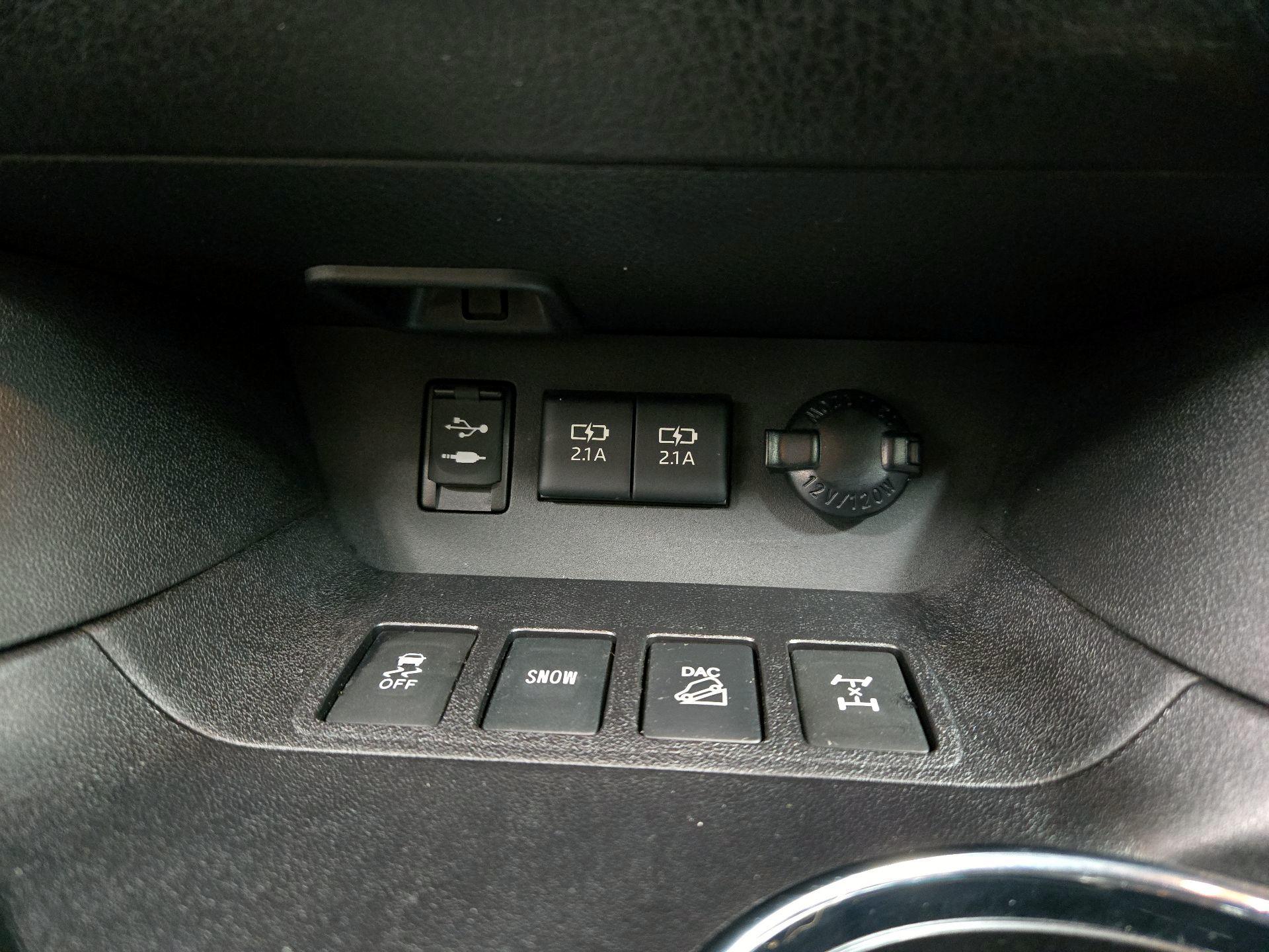 Thumbnail: 2018 Toyota Highlander - 19