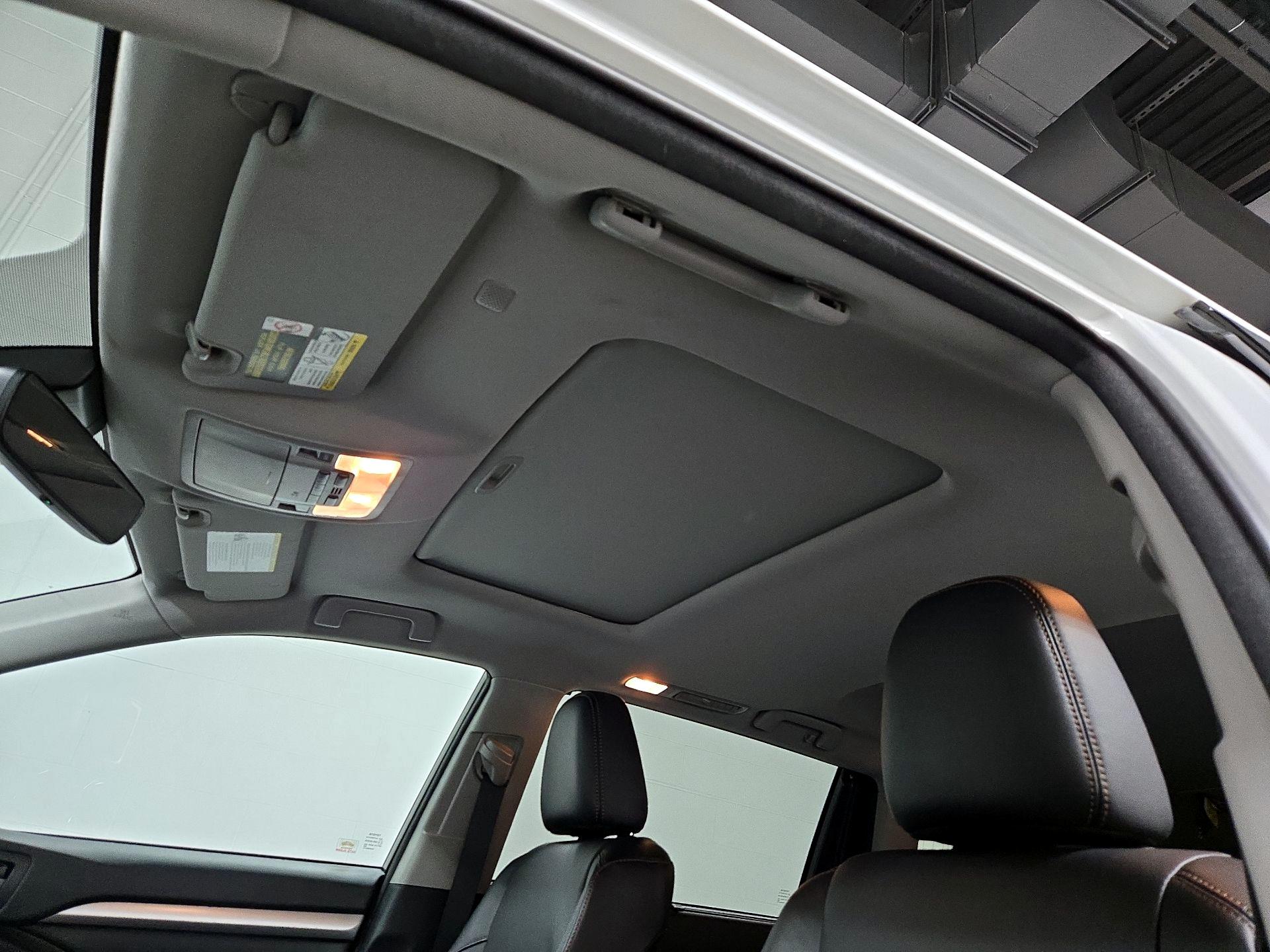 Thumbnail: 2018 Toyota Highlander - 20