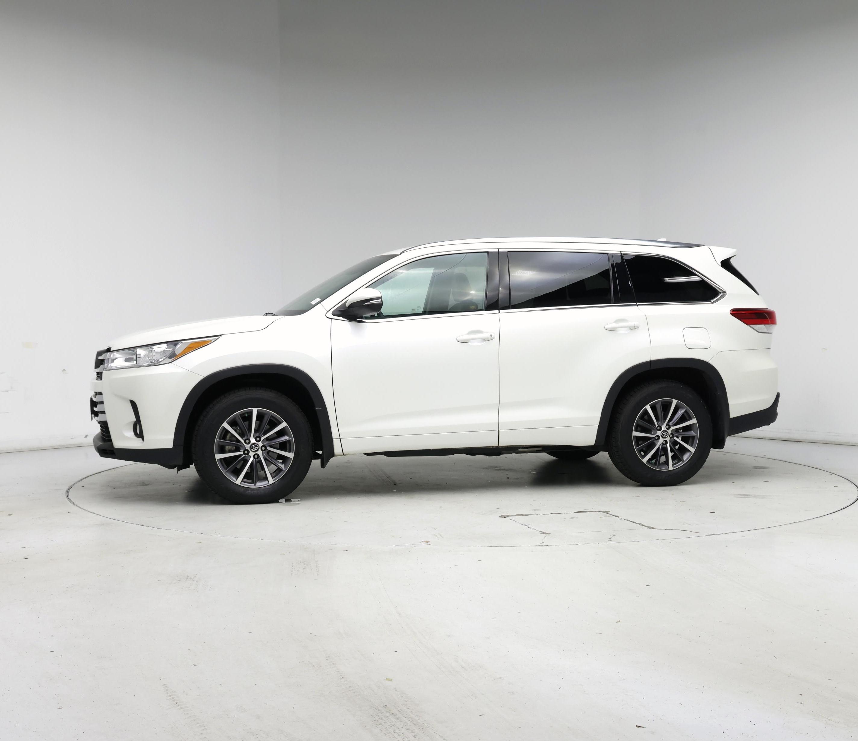 Thumbnail: 2018 Toyota Highlander - 3