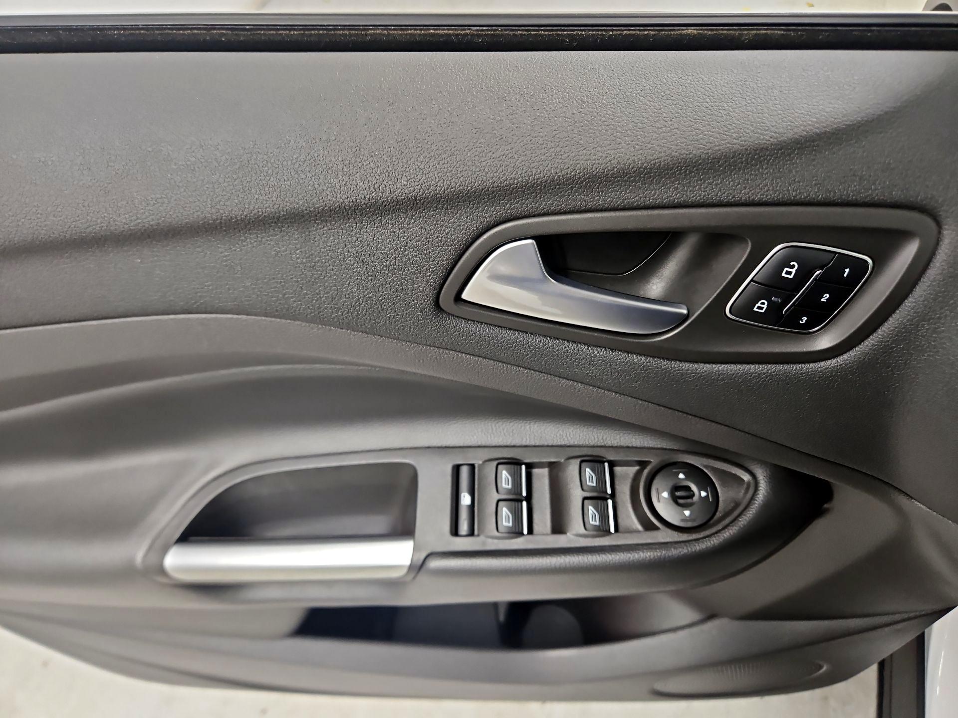 Thumbnail: 2018 Ford Escape - 12