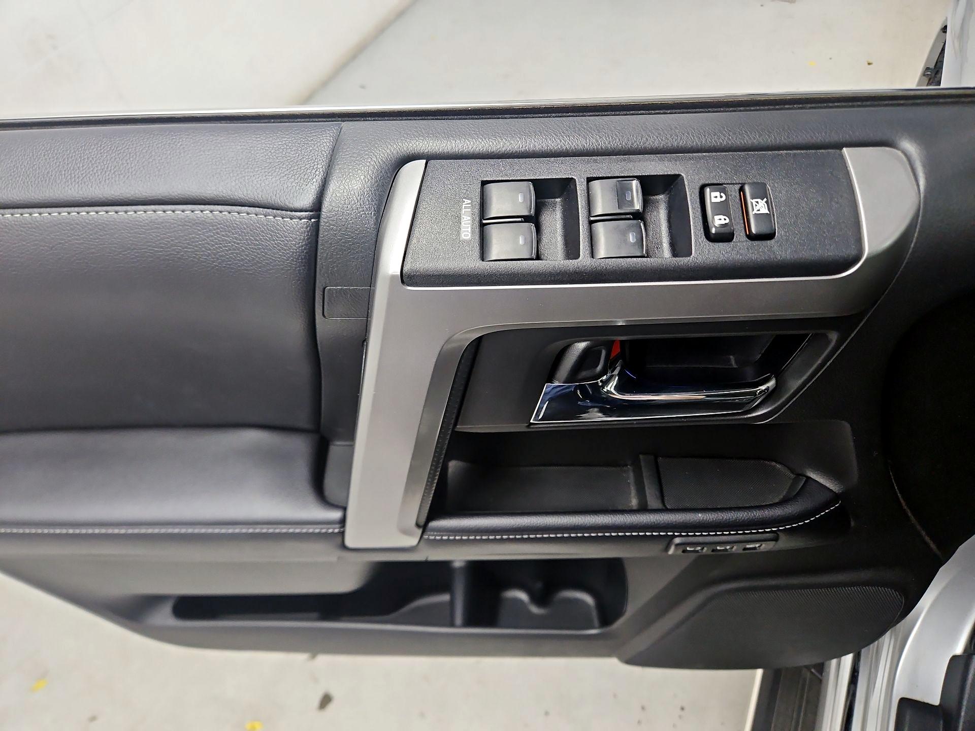 Thumbnail: 2018 Toyota 4Runner - 12