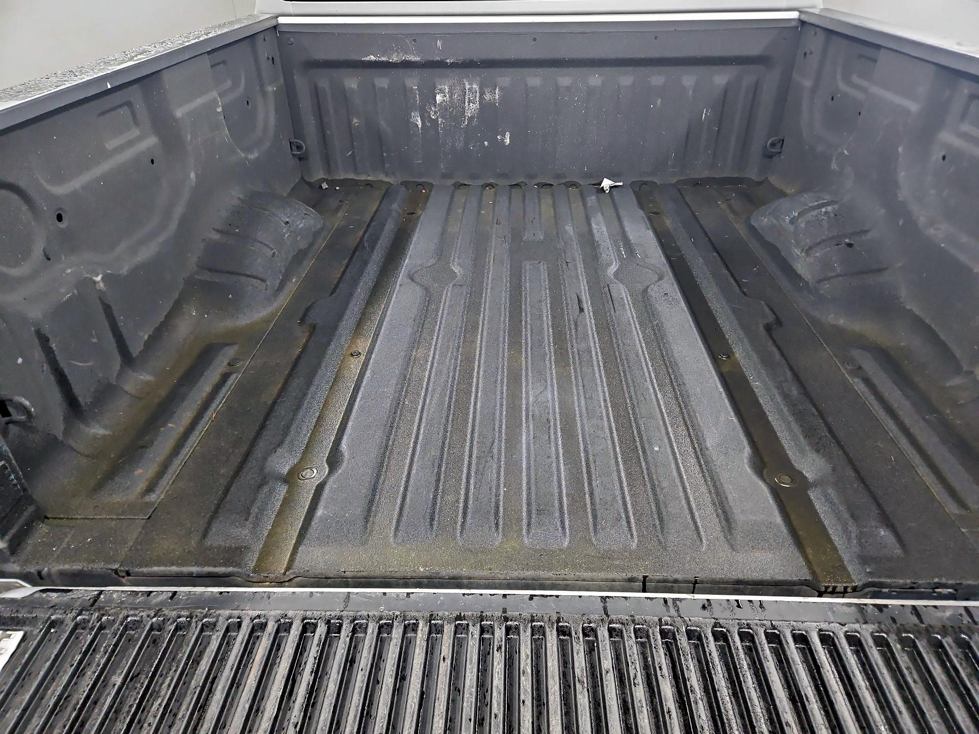 Thumbnail: 2017 Nissan Titan - 19