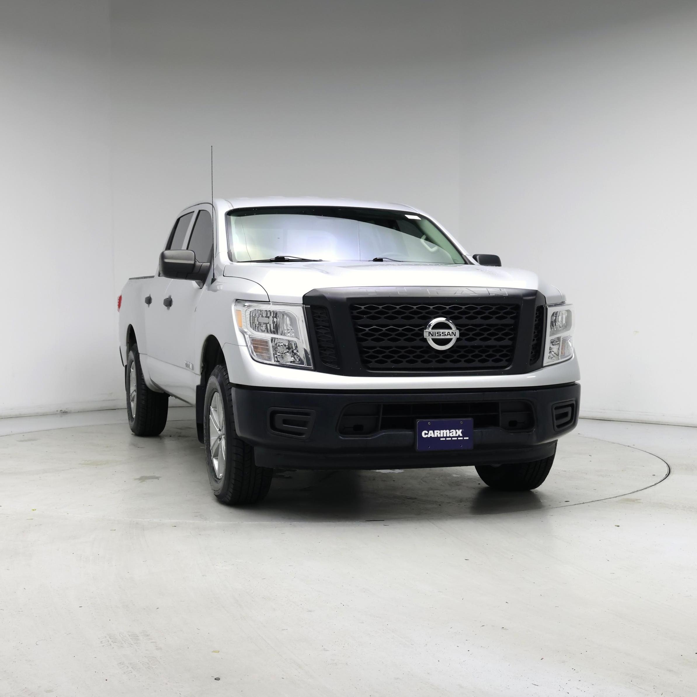 Thumbnail: 2017 Nissan Titan - 5